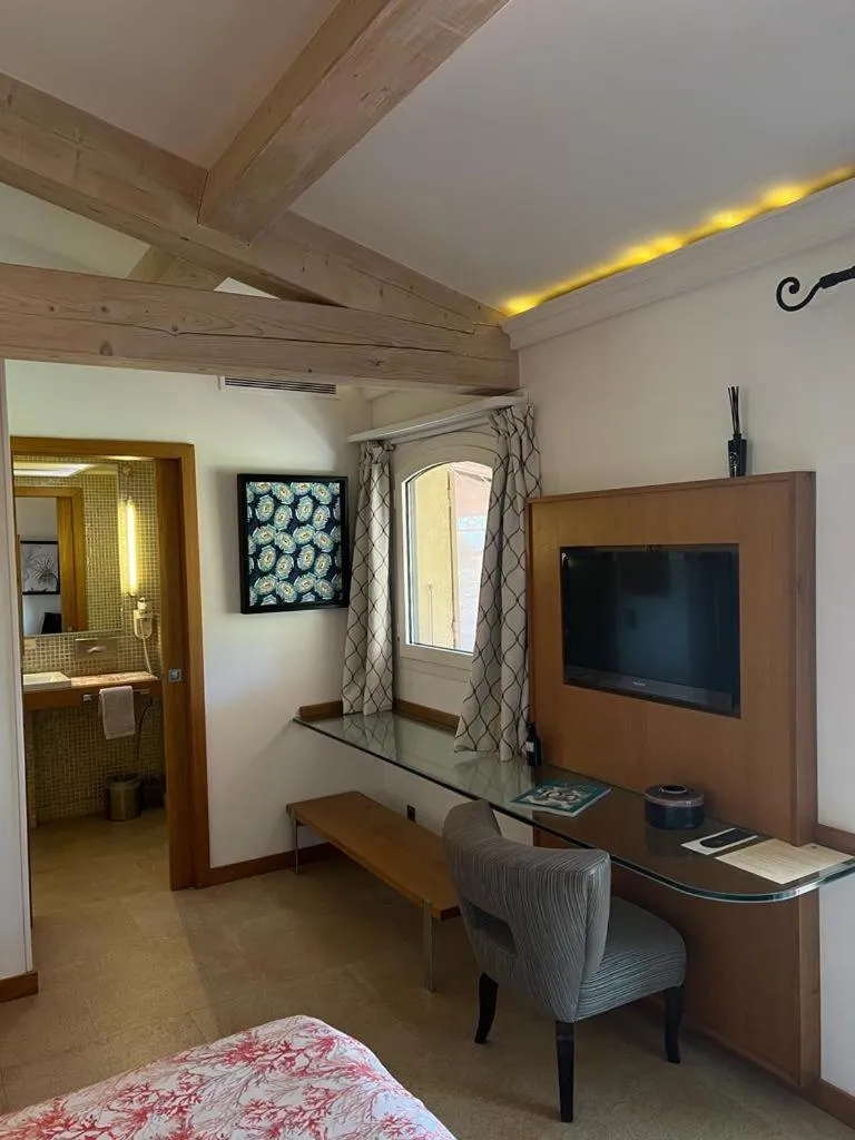 Bedroom, Bed in BASTIDE DE RAMATUELLE