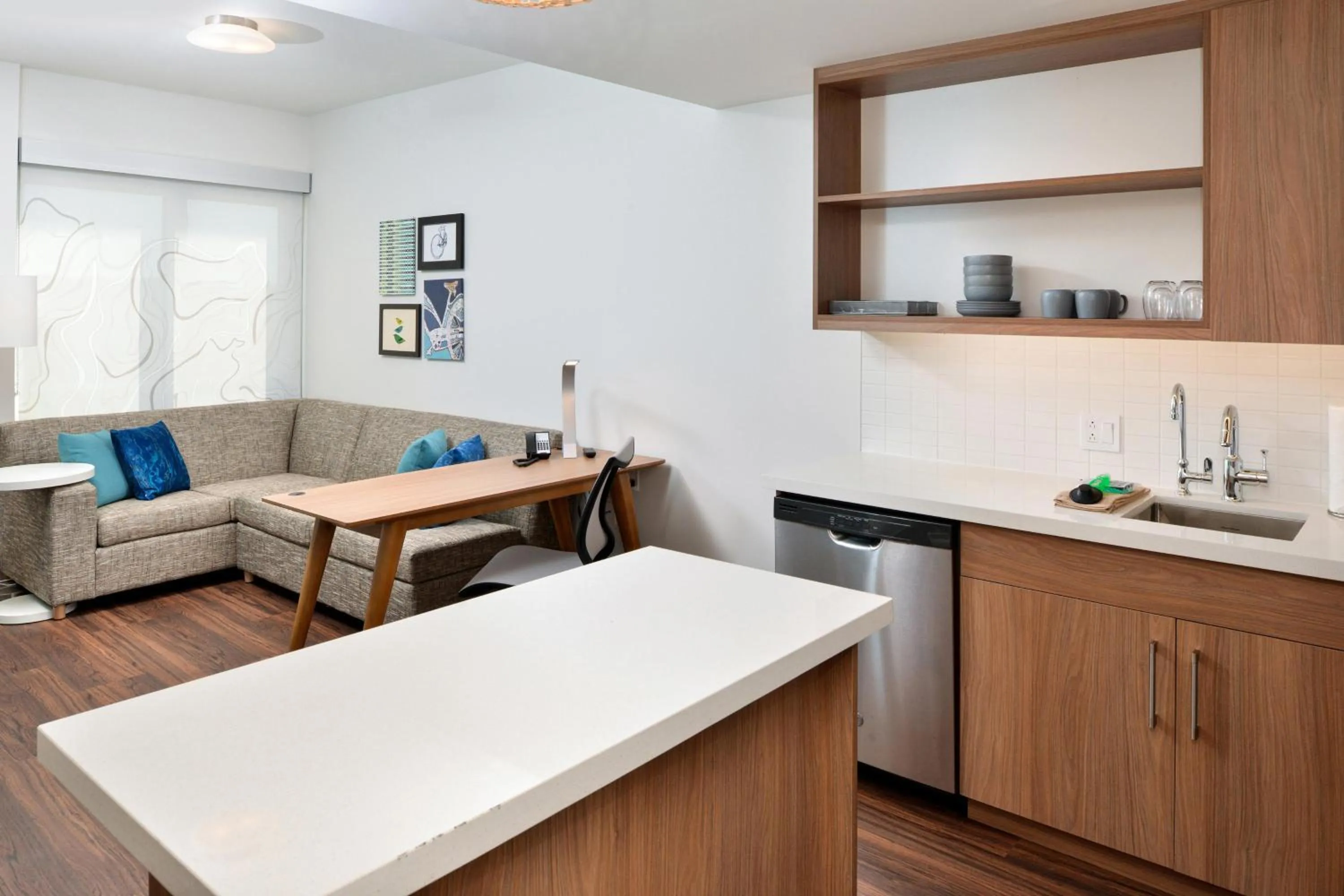 Bedroom in Element Kansas City Overland Park