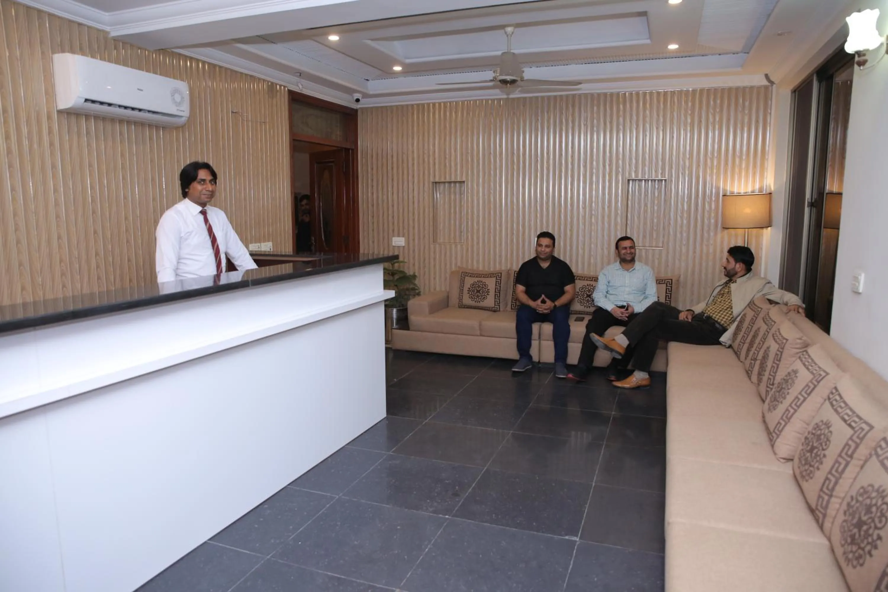 Lobby or reception in Premier Inn Grand Gulberg Lahore