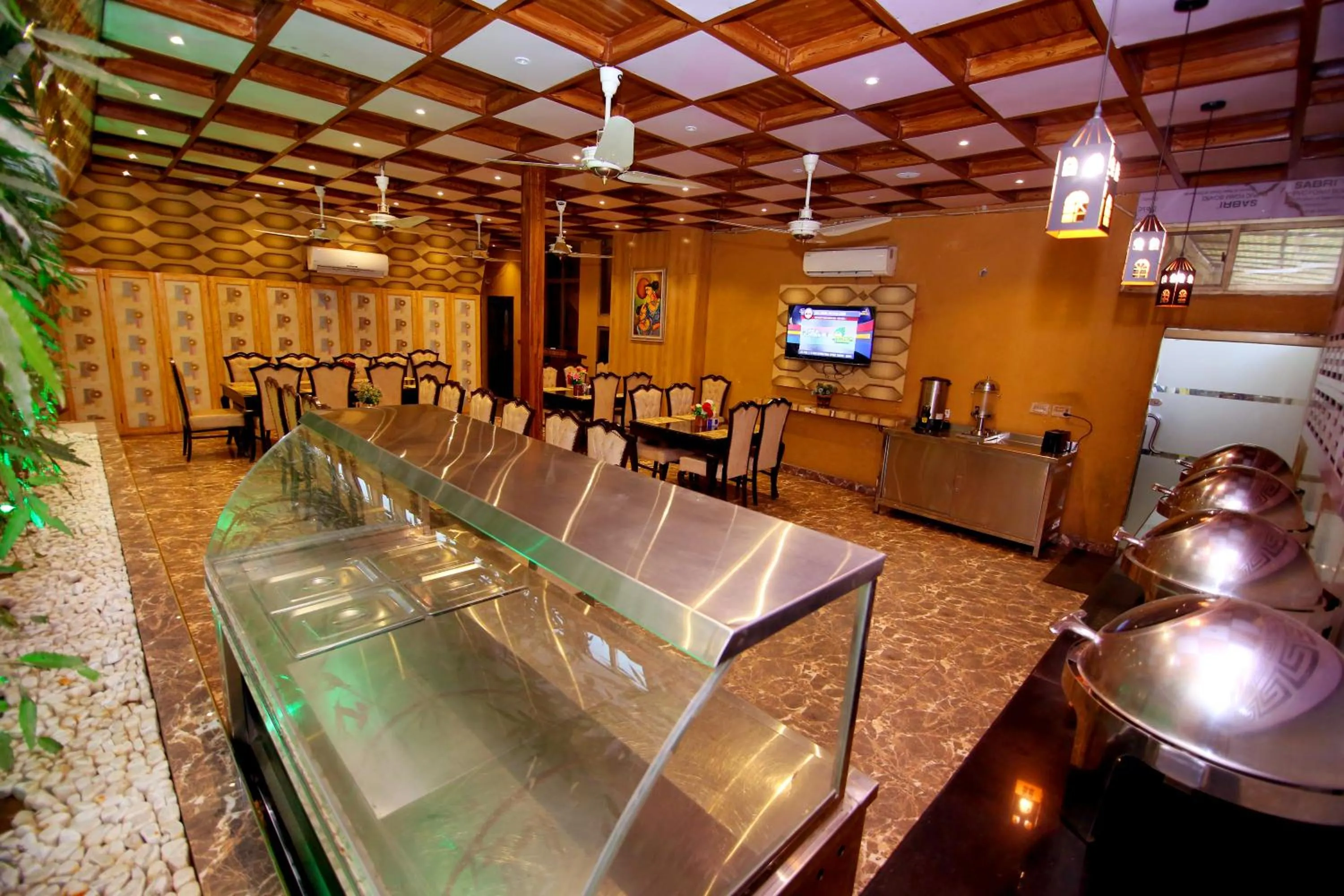 Restaurant/places to eat in Premier Inn Grand Gulberg Lahore