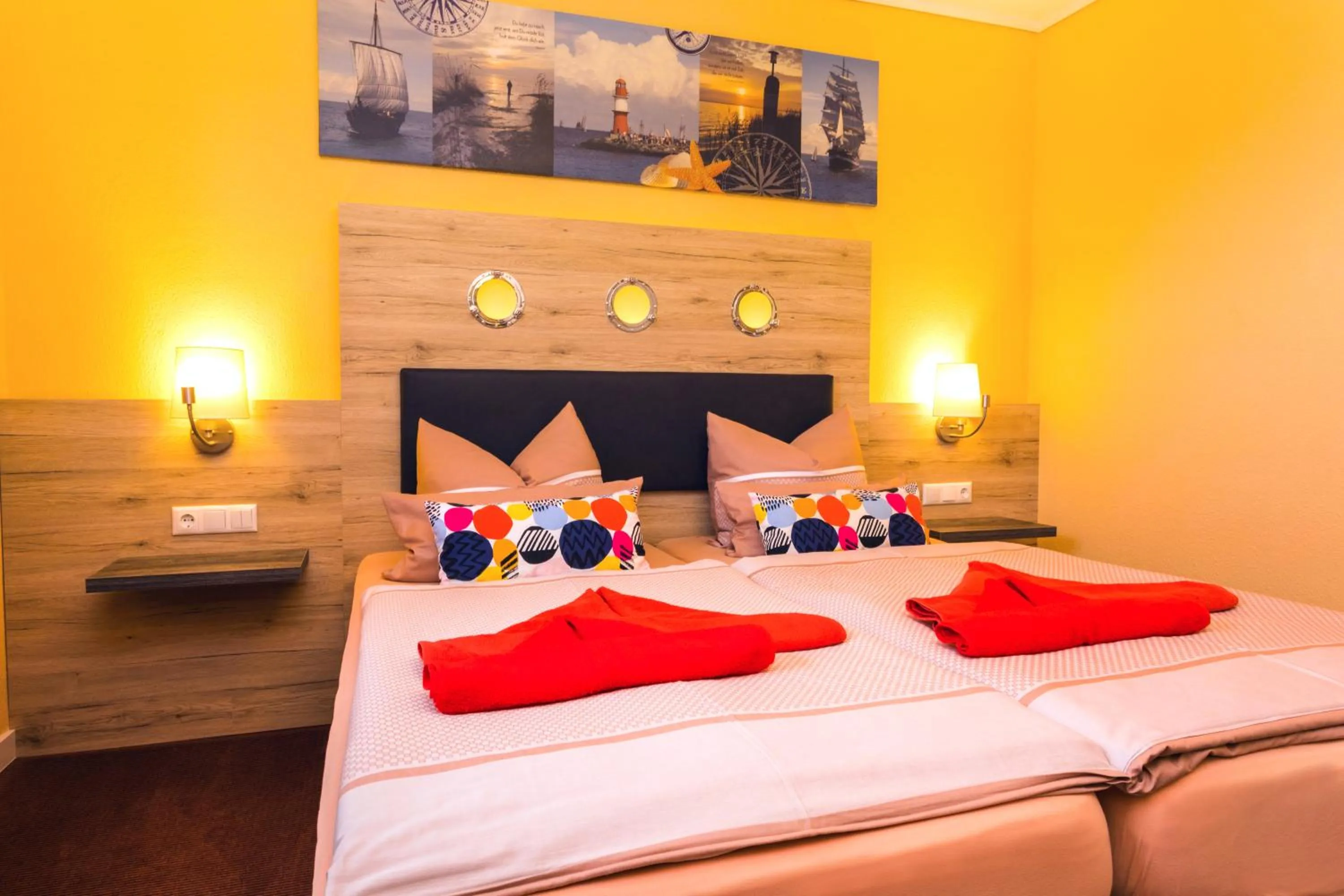 Bed in Hotel & Restaurant Hanse Kogge