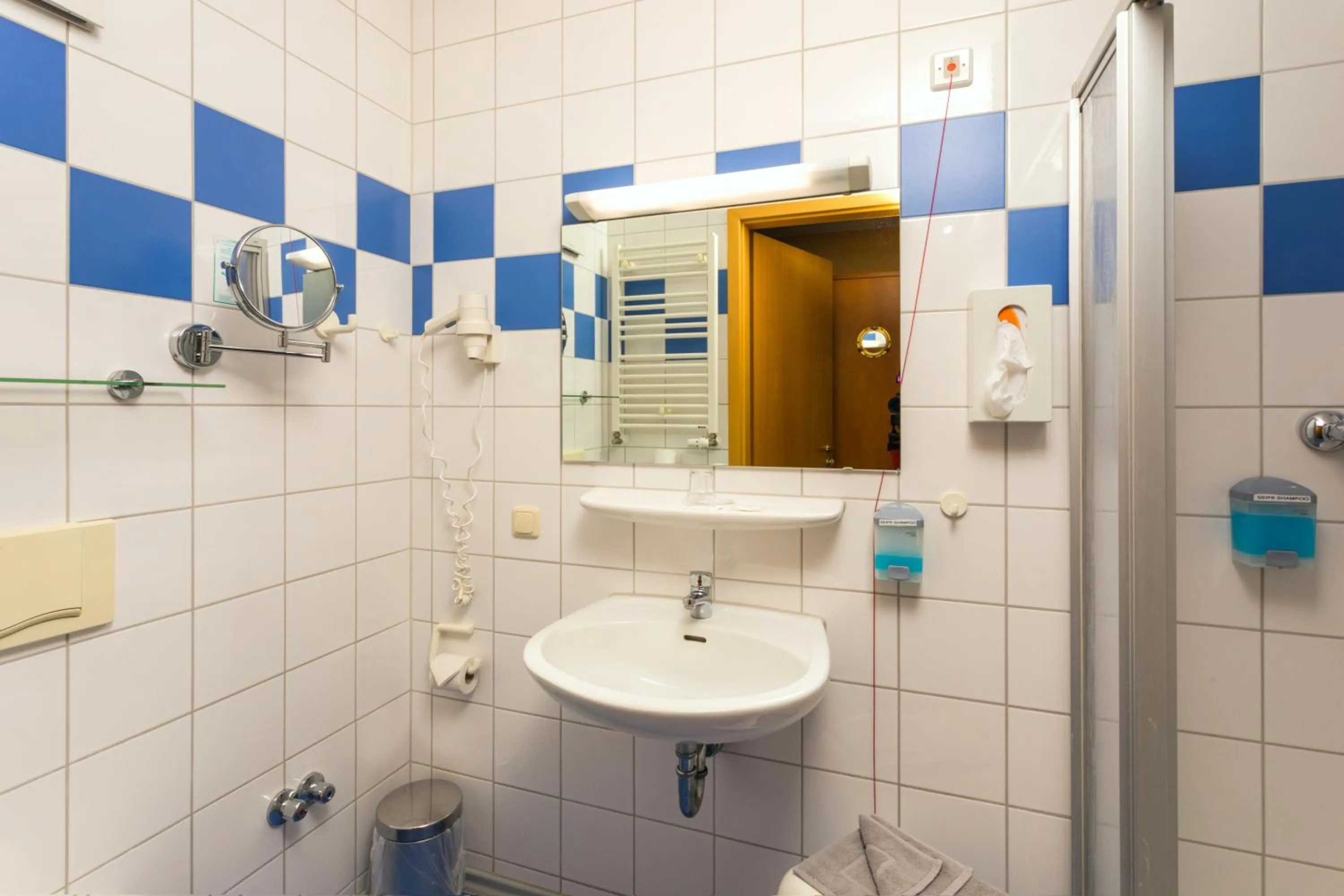 Shower in Hotel & Restaurant Hanse Kogge