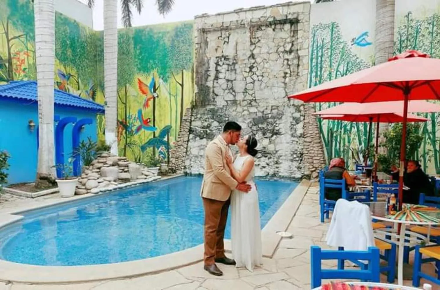 Restaurant/places to eat in HOTEL ESMERALDA