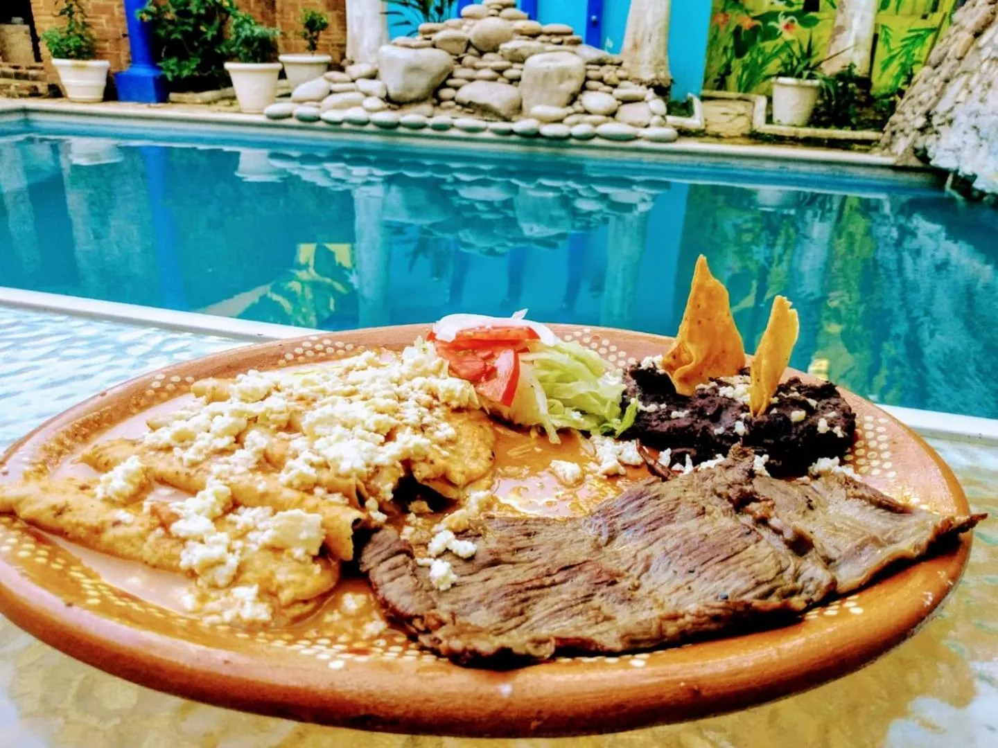 Restaurant/places to eat in HOTEL ESMERALDA