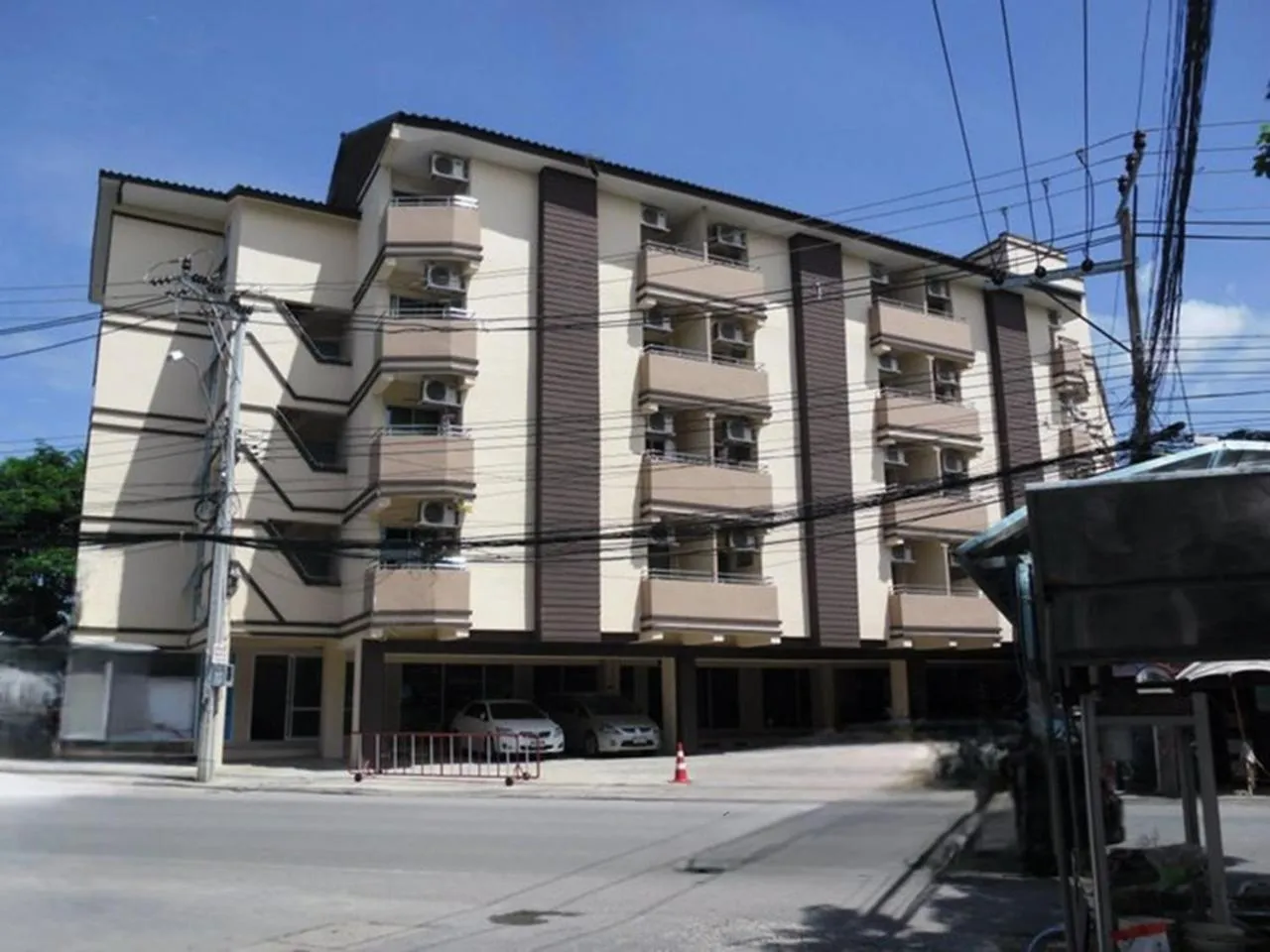 Property building in Ladapan Mansion