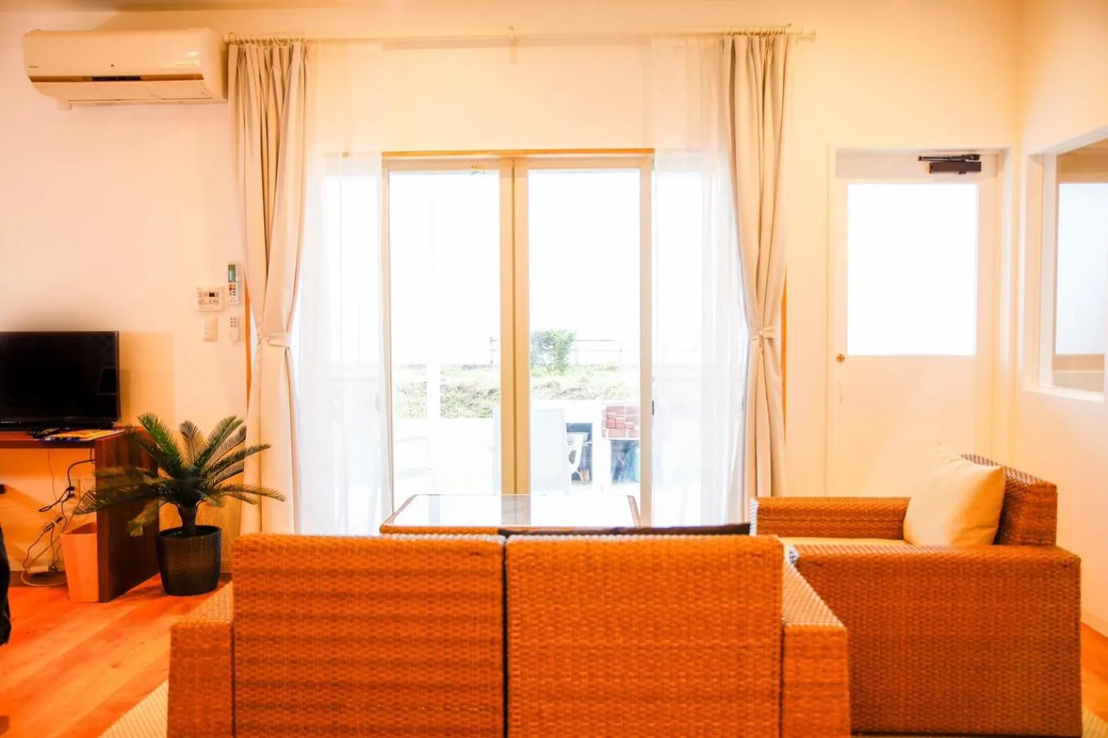 Living room in SHIRAHAMA BEACH GARDEN