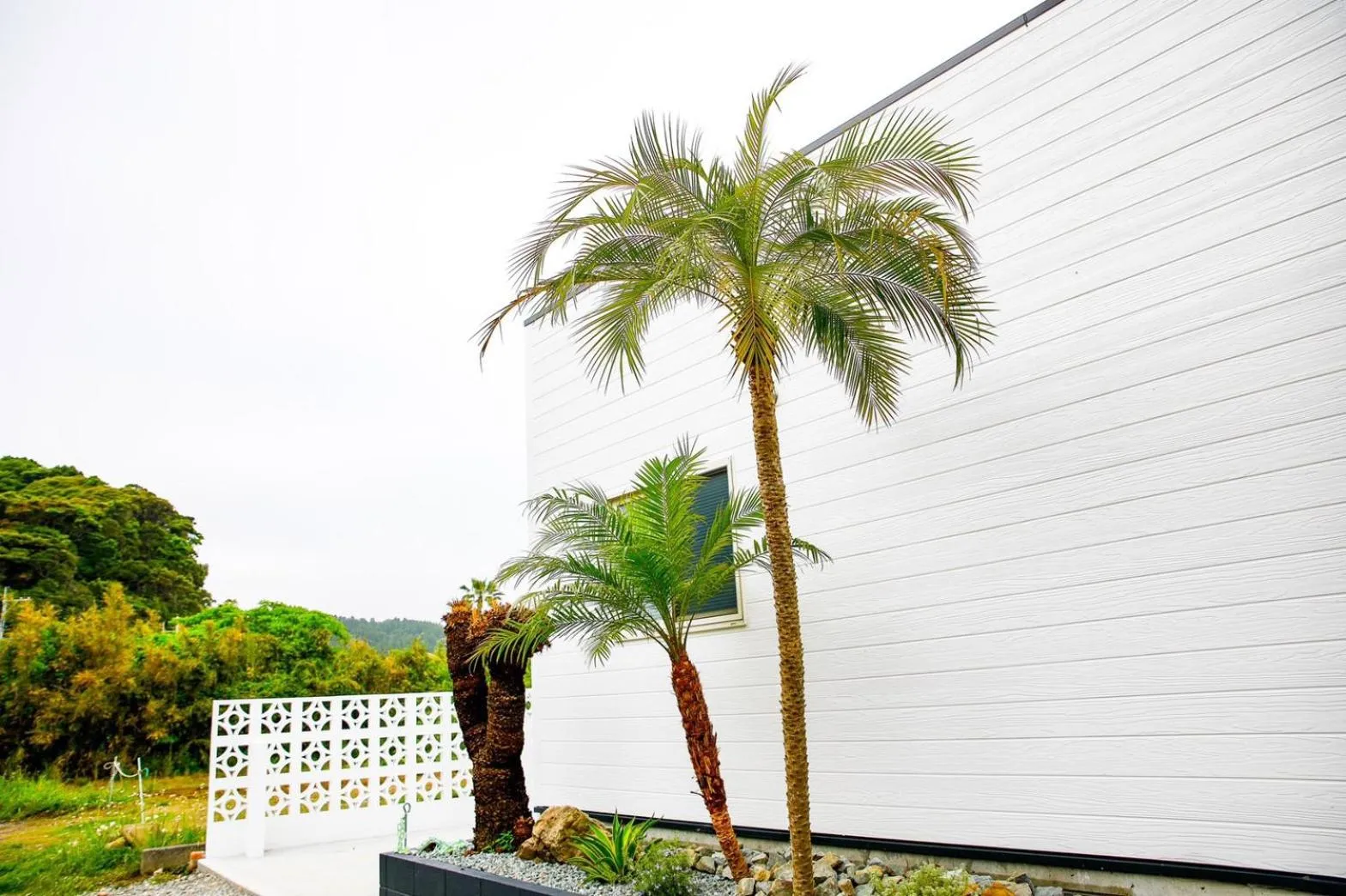 Property building in SHIRAHAMA BEACH GARDEN