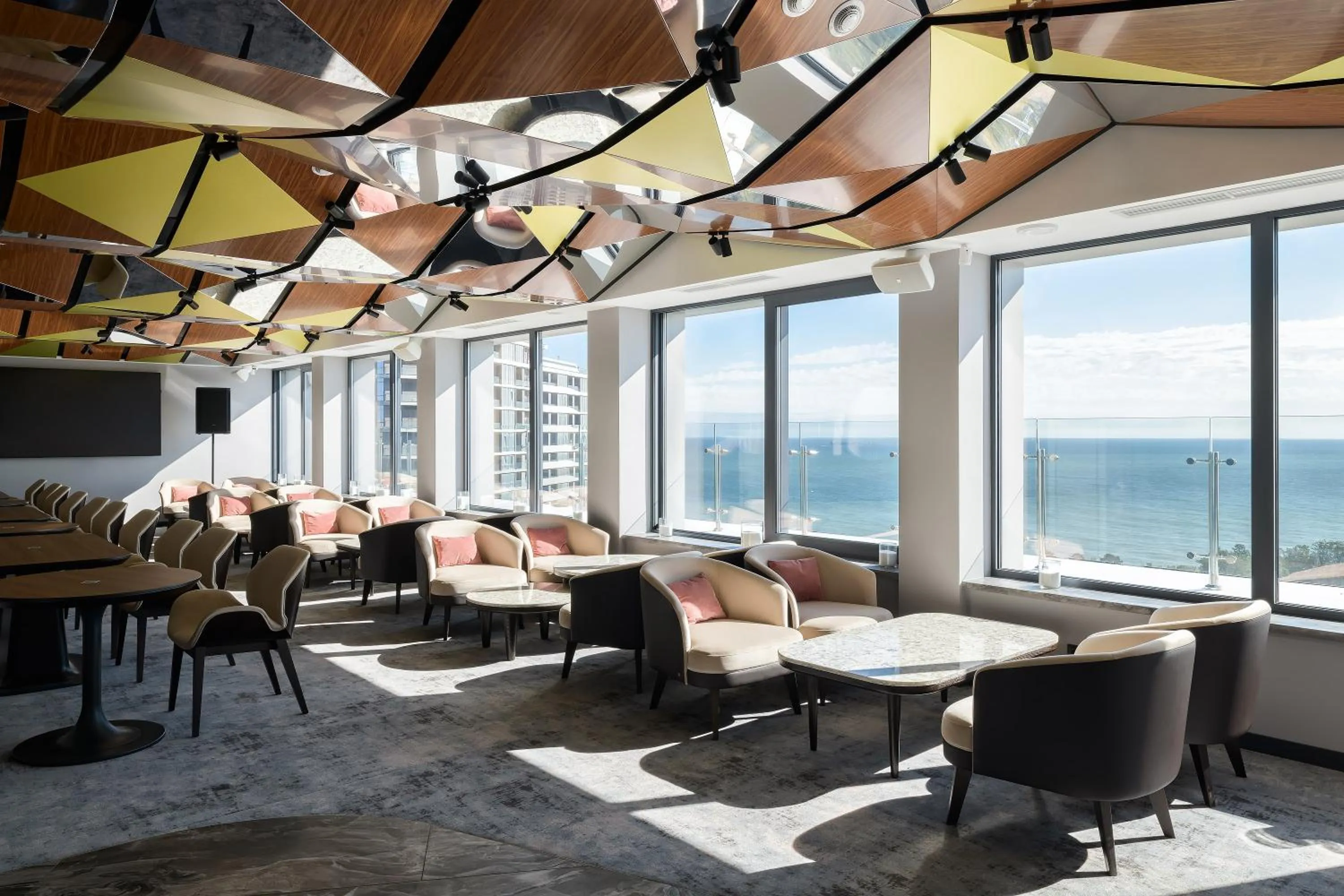 Lounge or bar in Premier Hotel Odesa