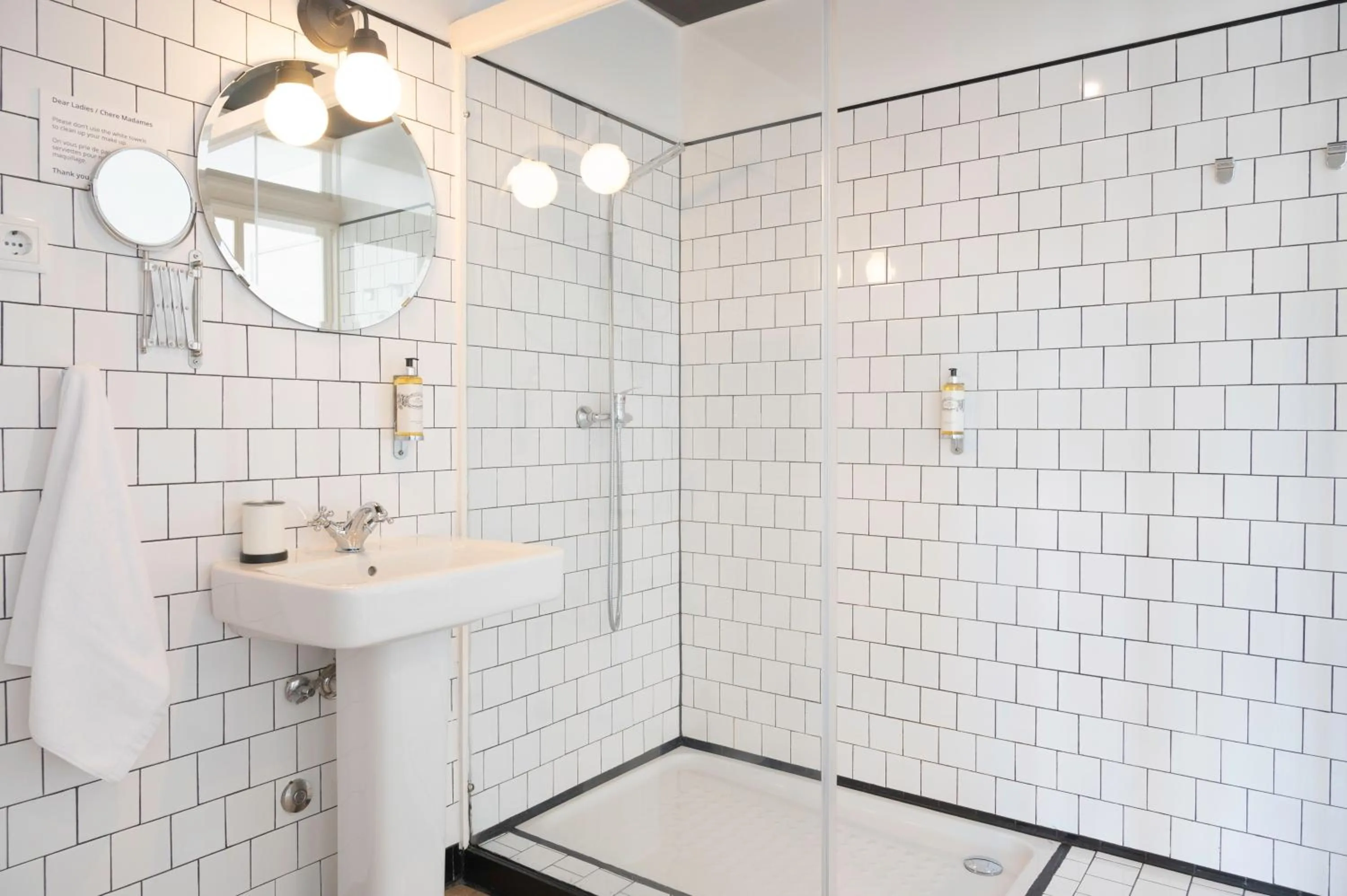 Bathroom in Miragaia - Riverside Suites - Adults Only