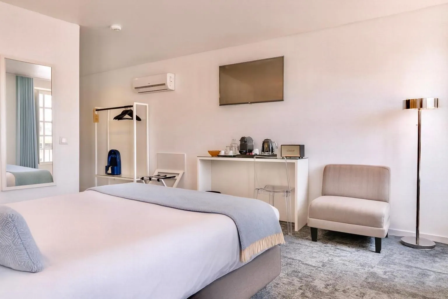 Decorative detail, Bed in Miragaia - Riverside Suites - Adults Only