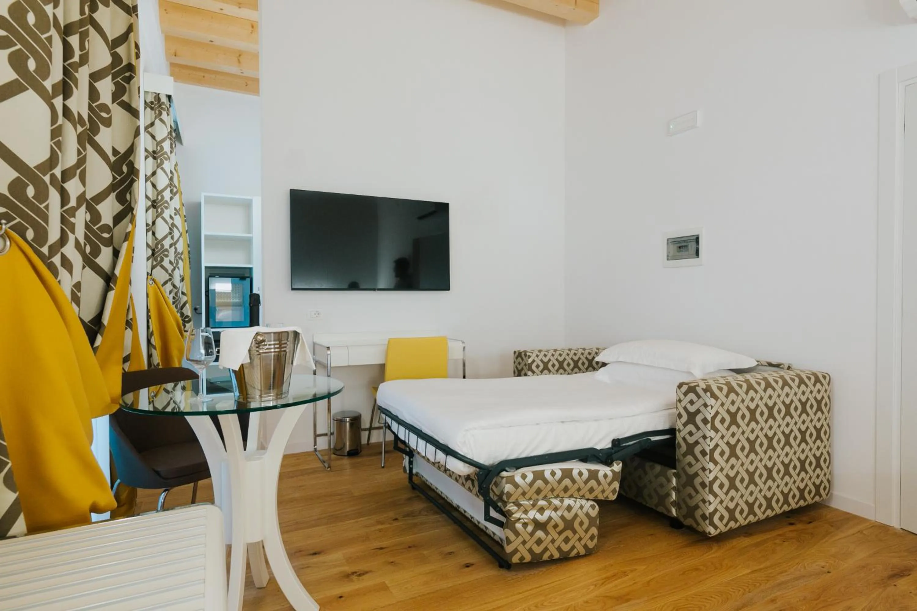 Bedroom in Hotel Città di Parenzo