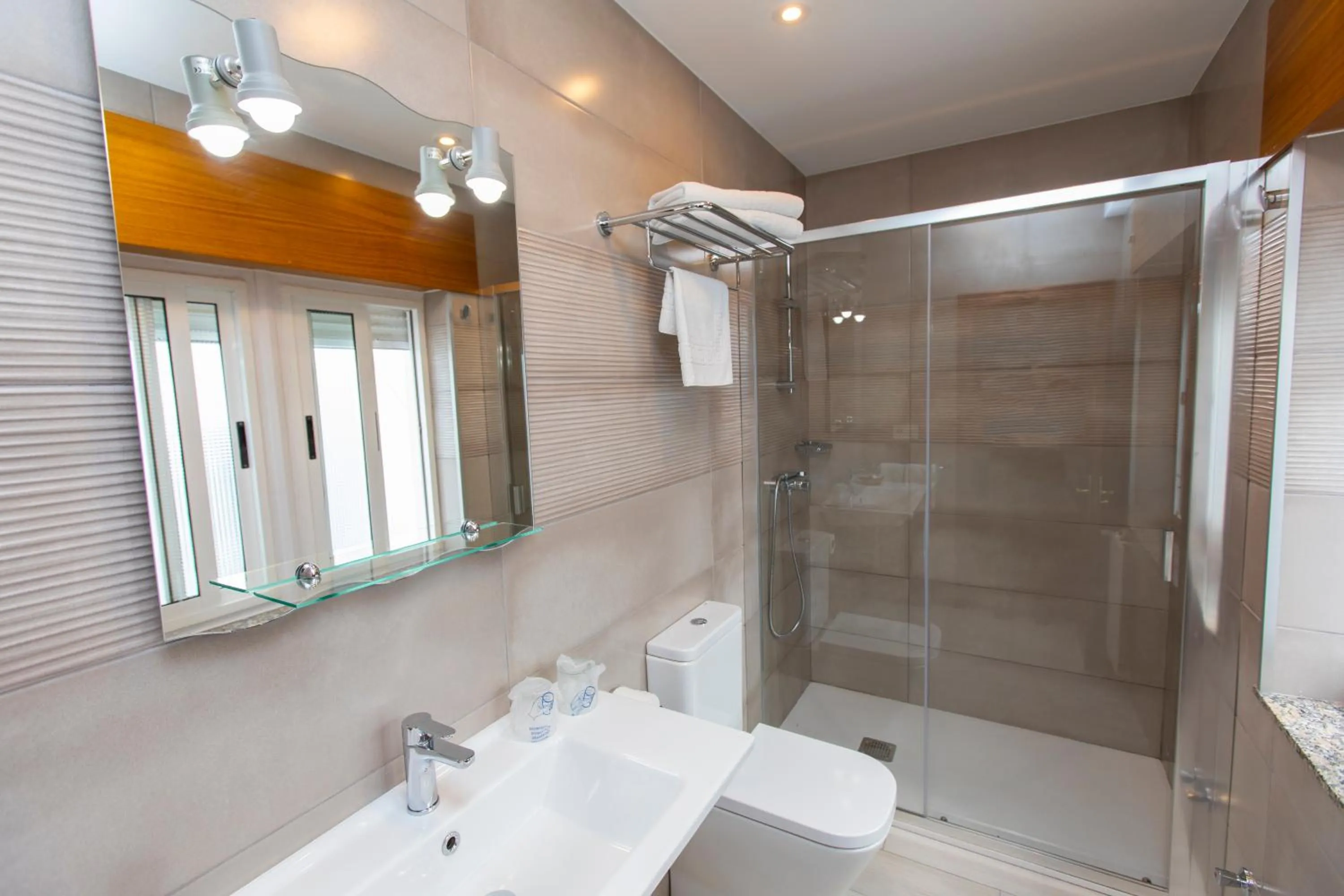 Shower in Hotel Ros Mary