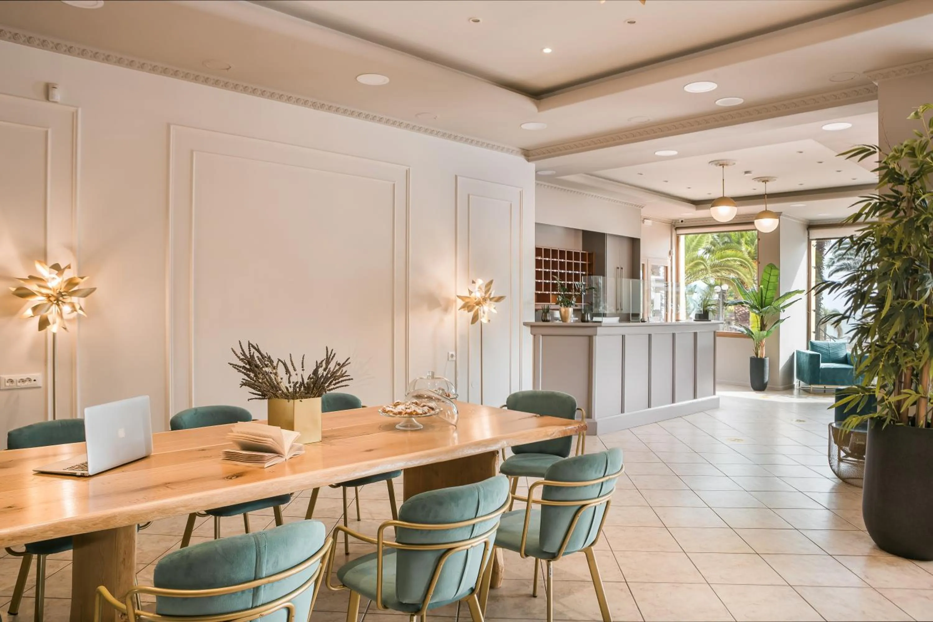 Lobby or reception in Makis Hotel