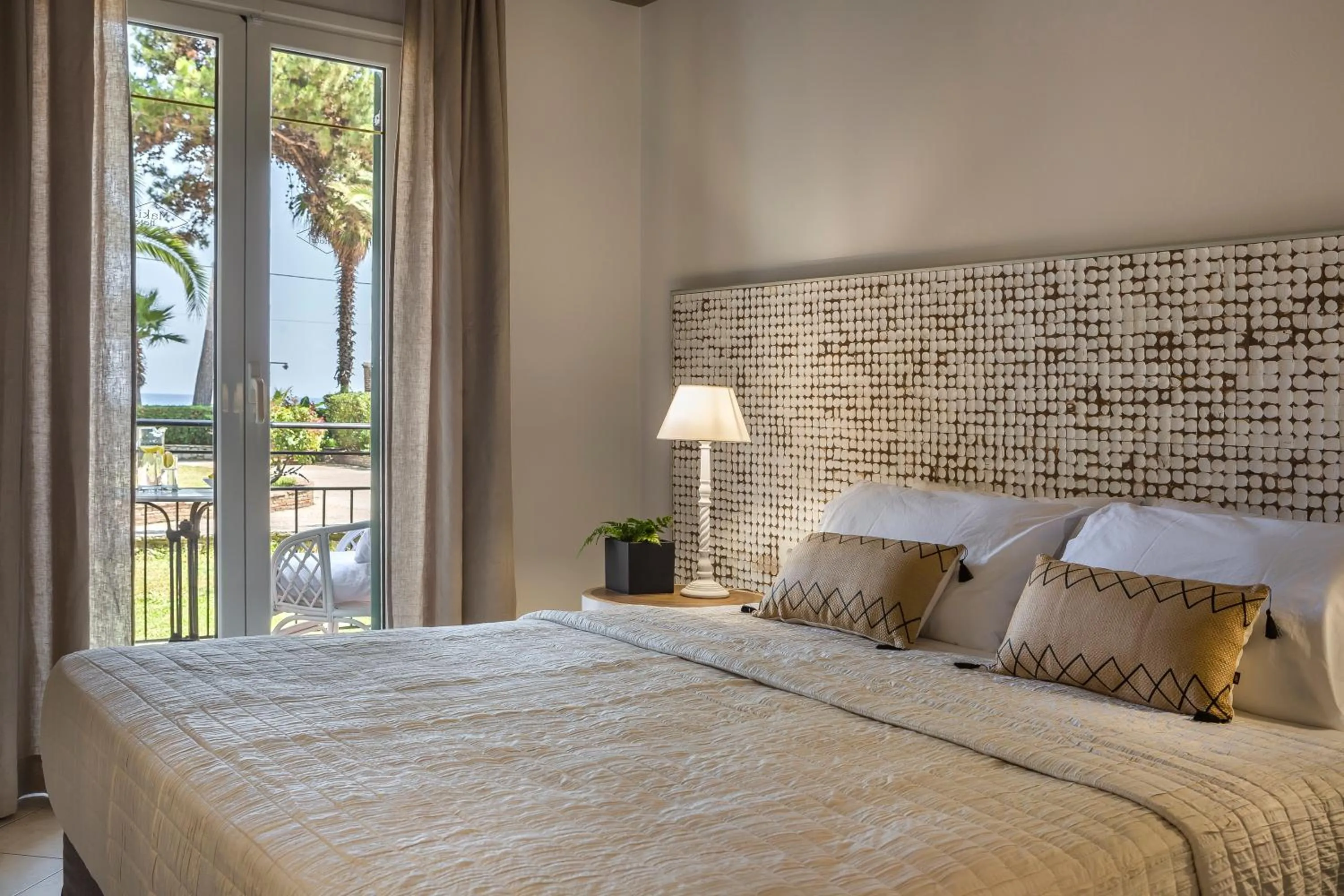 Bedroom, Bed in Makis Hotel