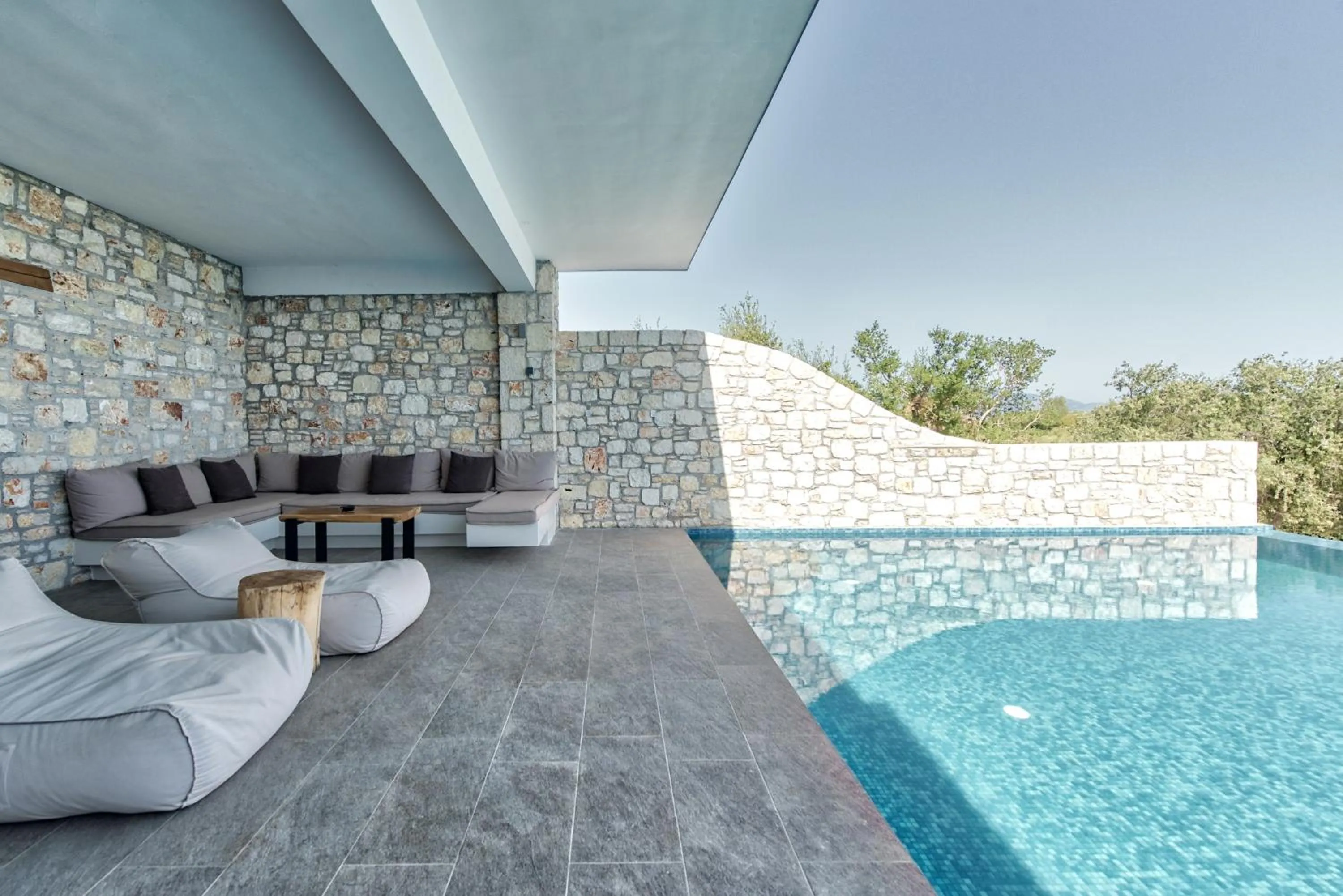 Aliv stone suites & spa