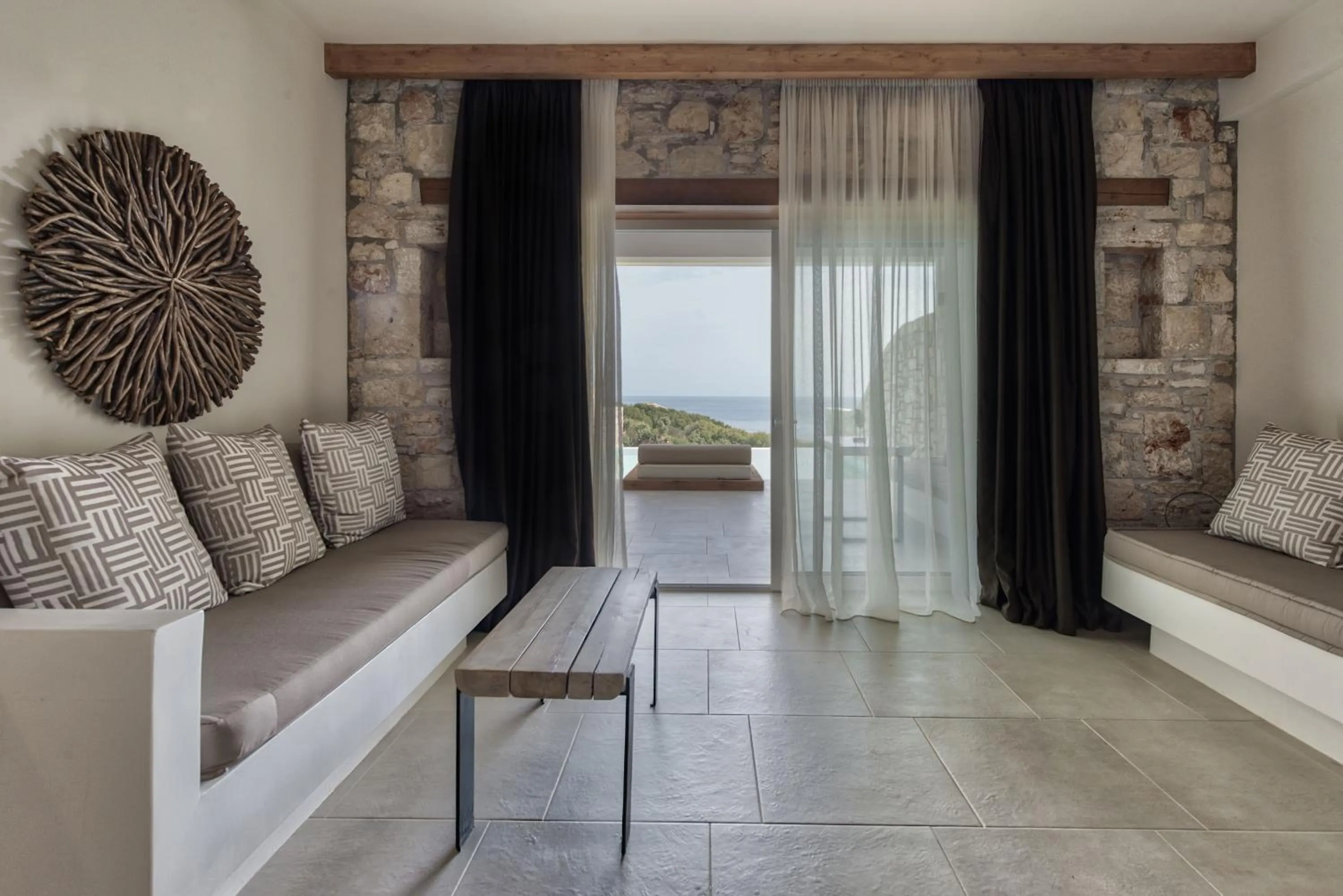 Aliv stone suites & spa