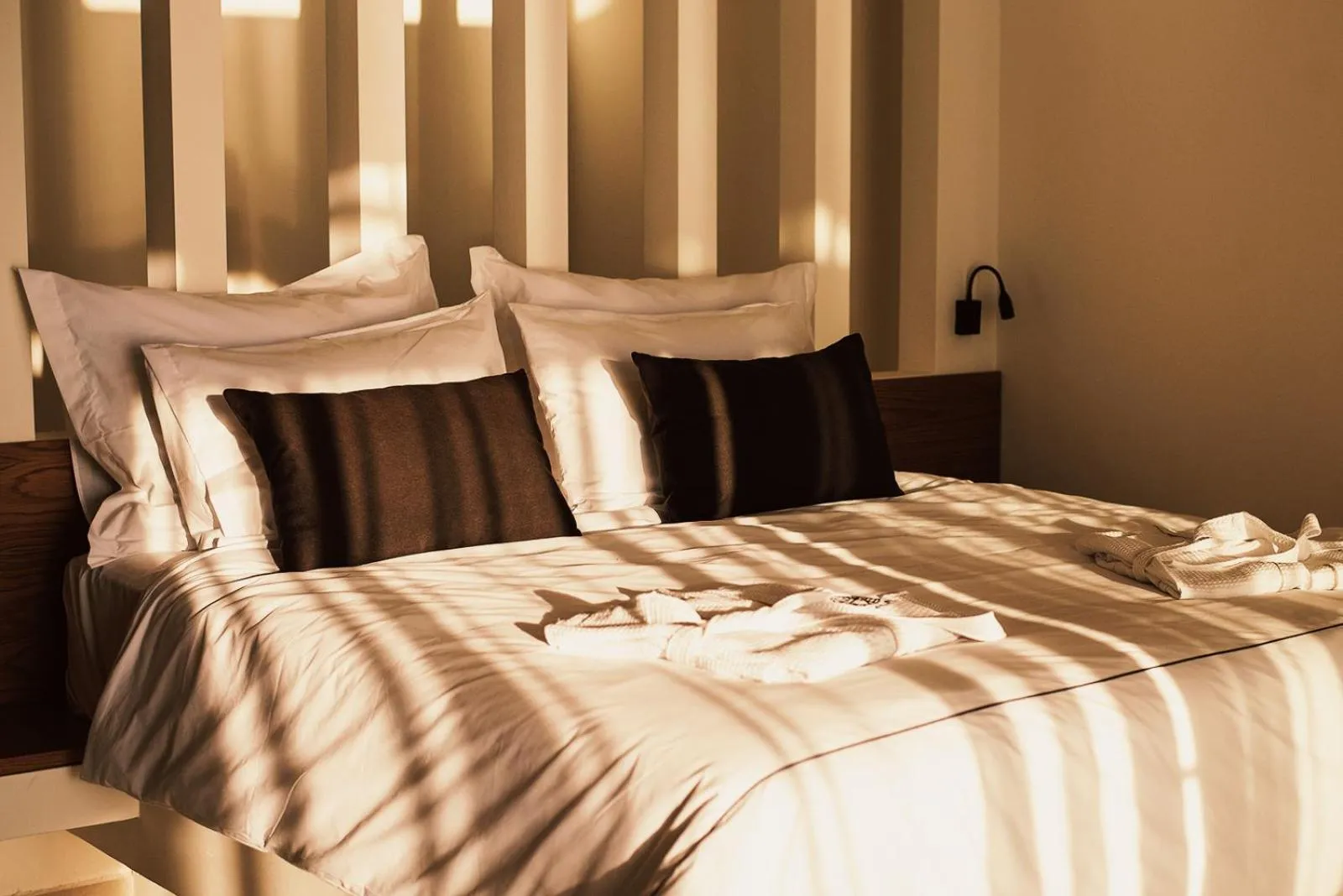 Bedroom, Bed in Aliv stone suites & spa