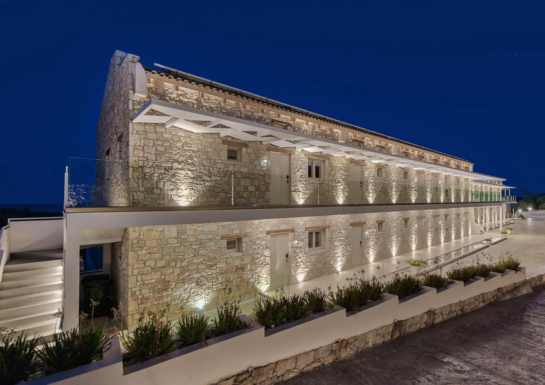 Aliv stone suites & spa