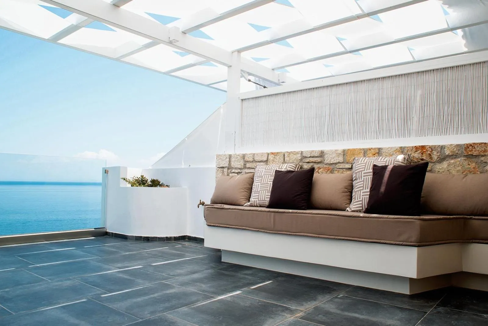 Balcony/Terrace in Aliv stone suites & spa