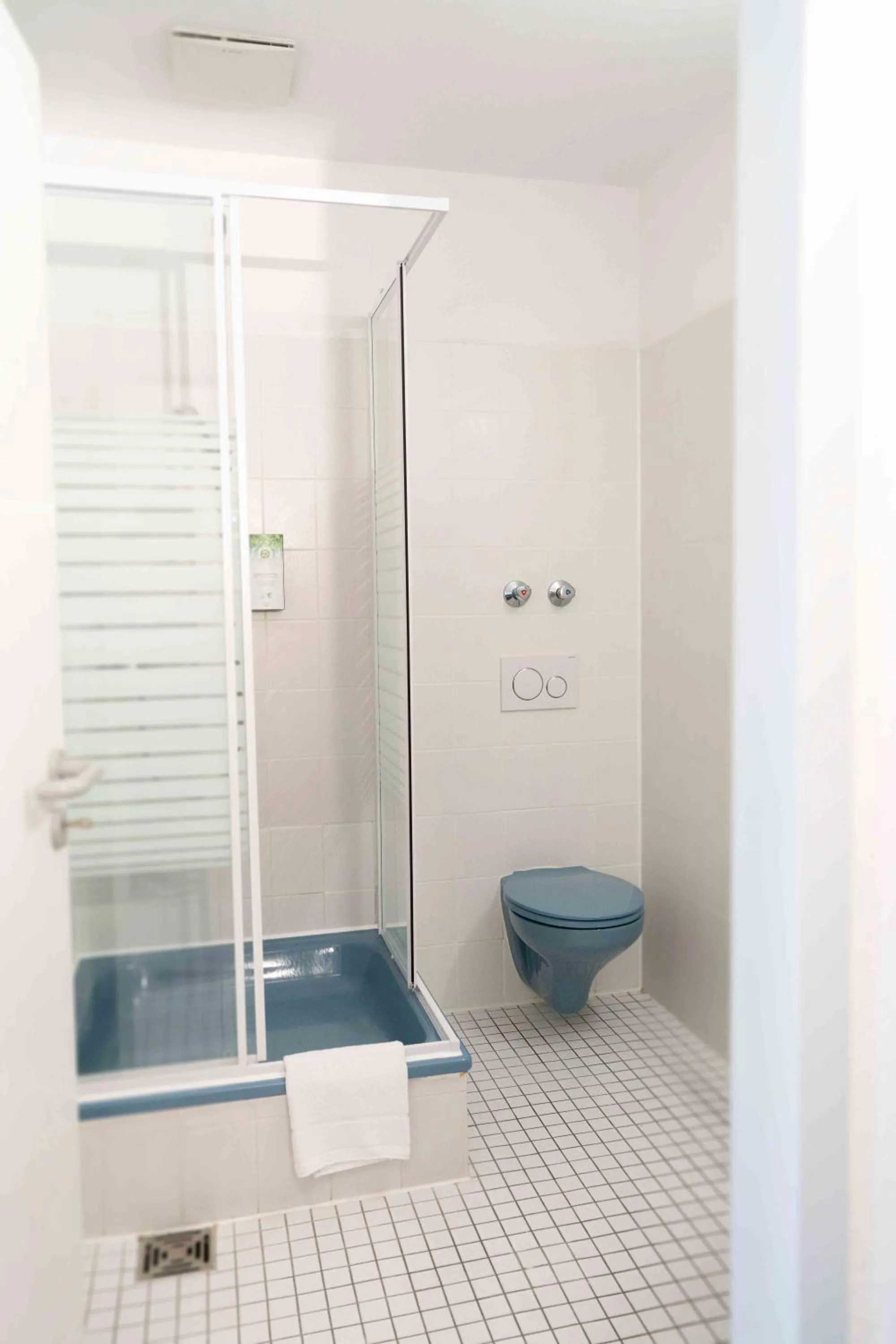 Bathroom in Plaza Inn Hannover City Nord