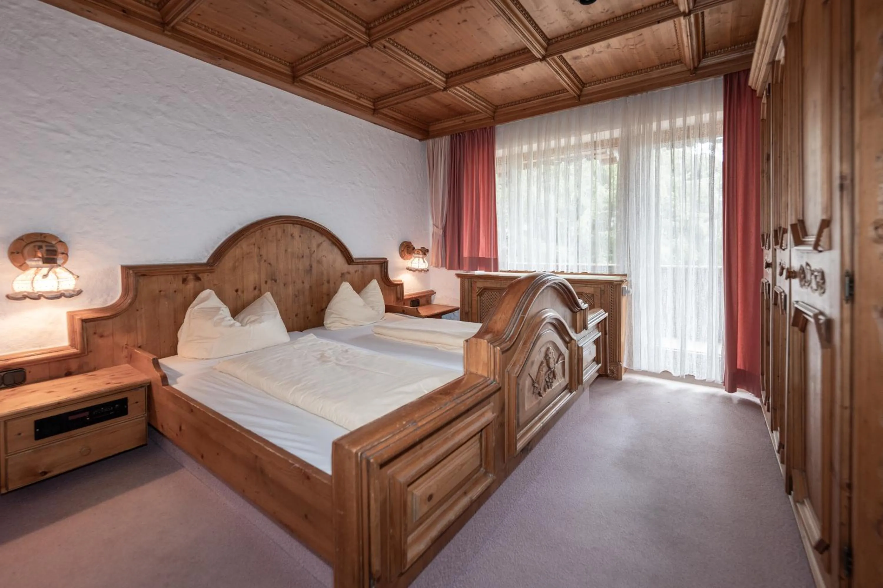 Photo of the whole room, Bed in Hotels am Kranichsee