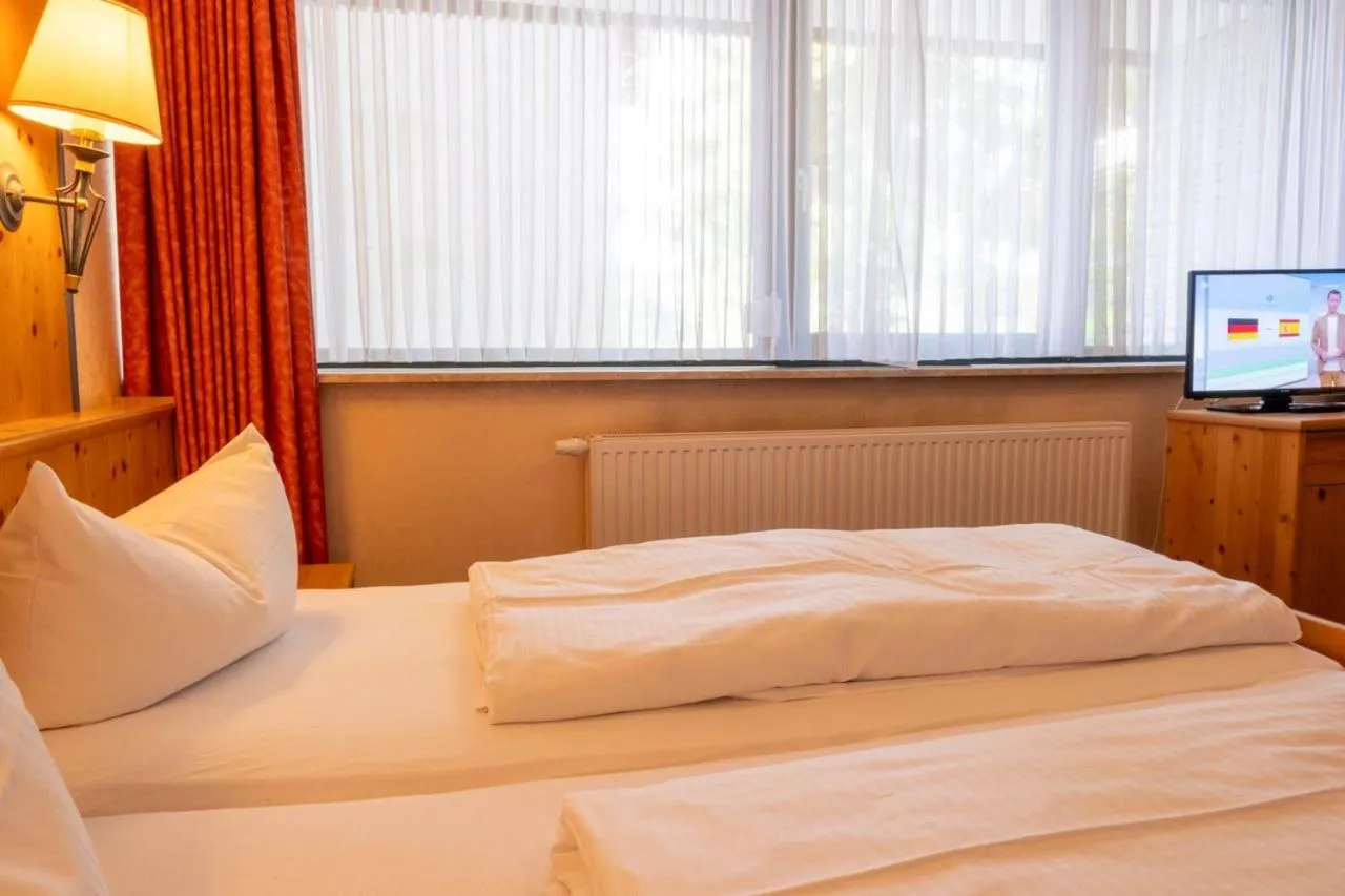 Photo of the whole room, Bed in Hotels am Kranichsee