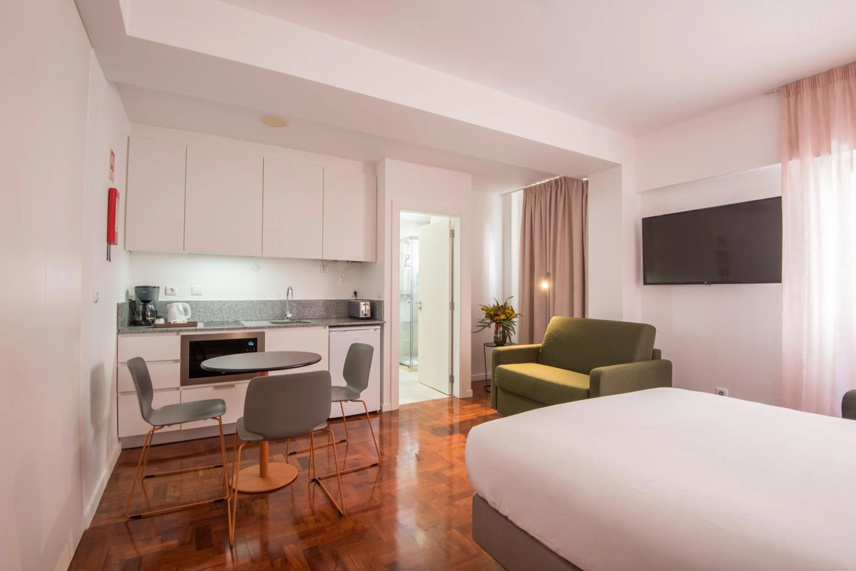 Bed in LSA Campos by Numa