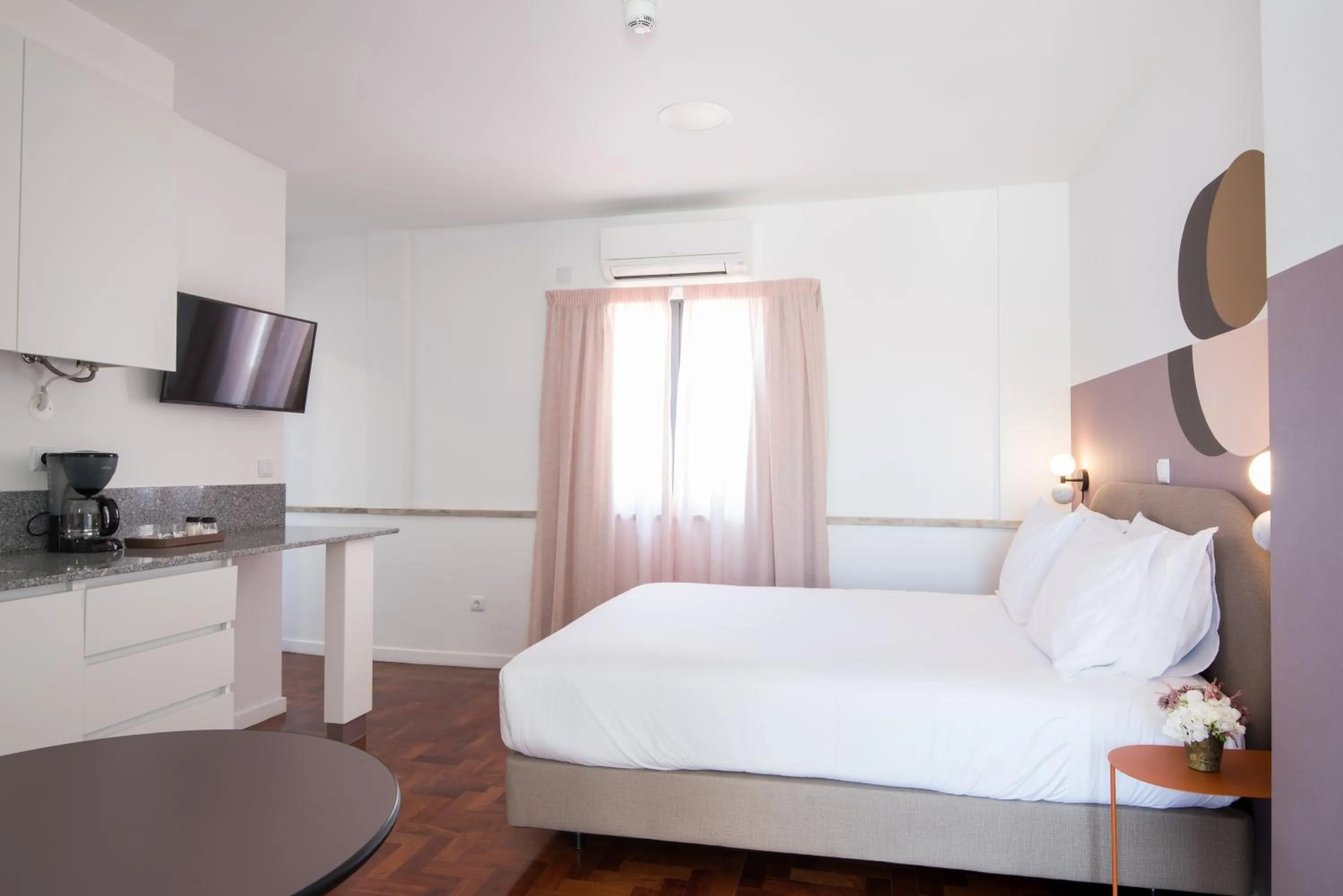 Bedroom, Bed in Lisbon Serviced Apartments - Campos