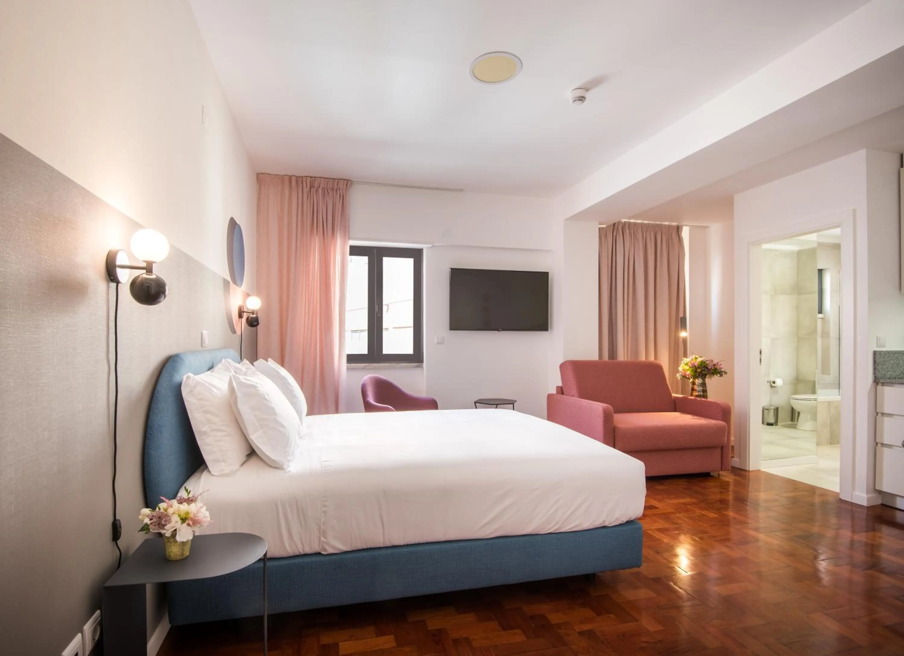 Bed in LSA Campos by Numa