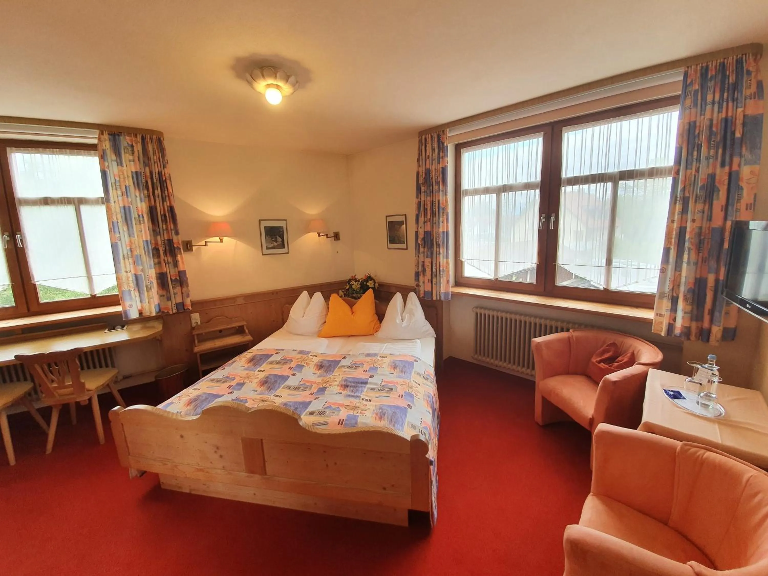 Photo of the whole room, Bed in Hotel Hoyacker Hof