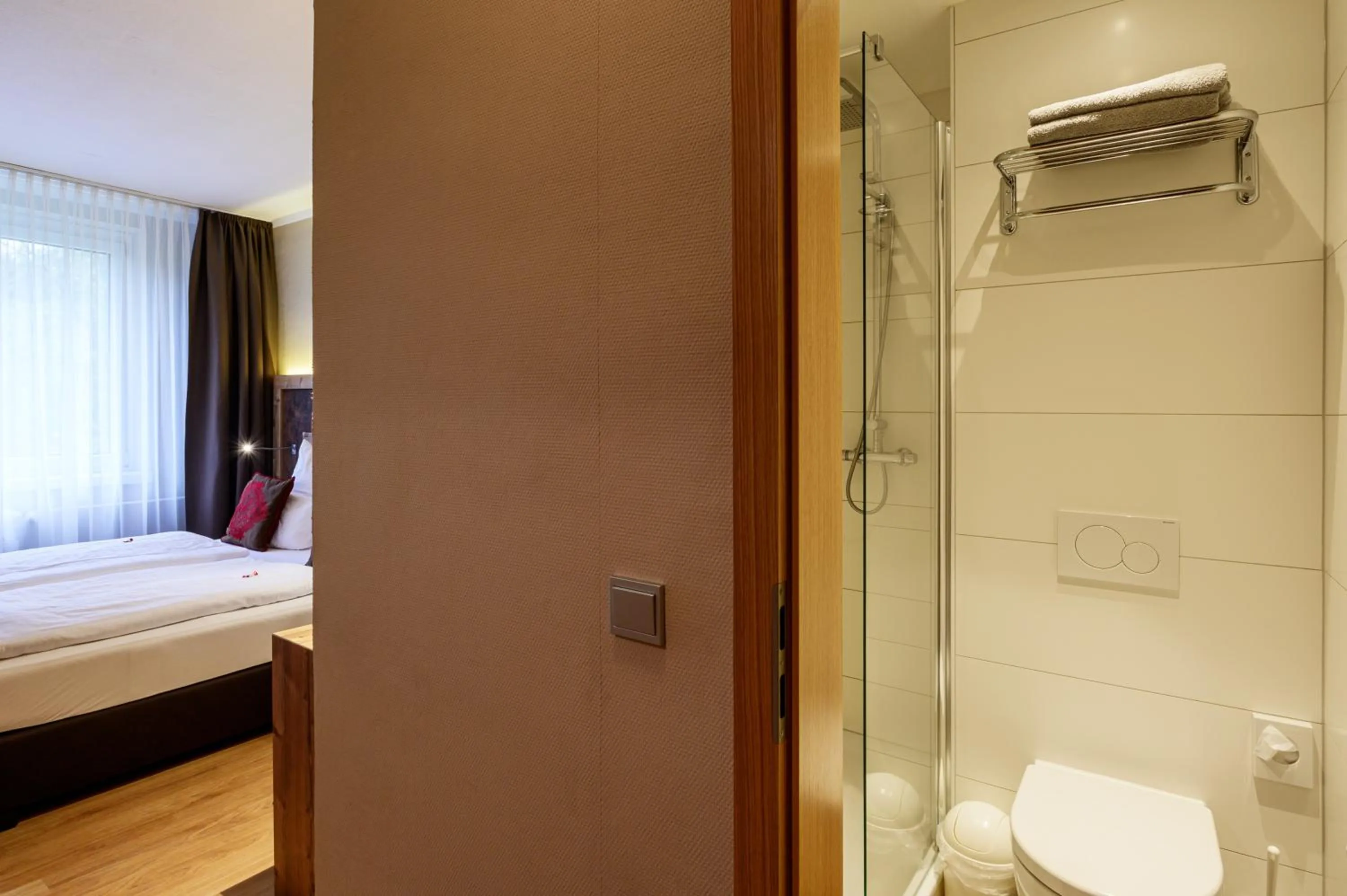 Toilet, Bed in Waldhotel Berghof