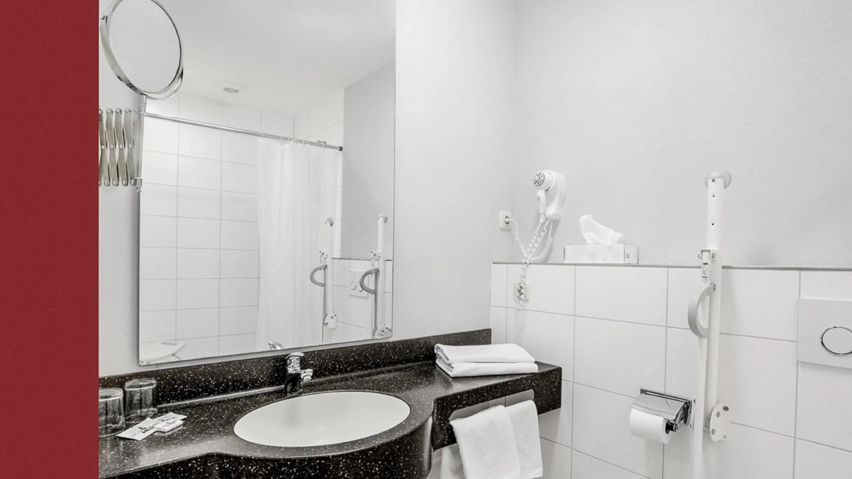 Shower in Hotel Göller