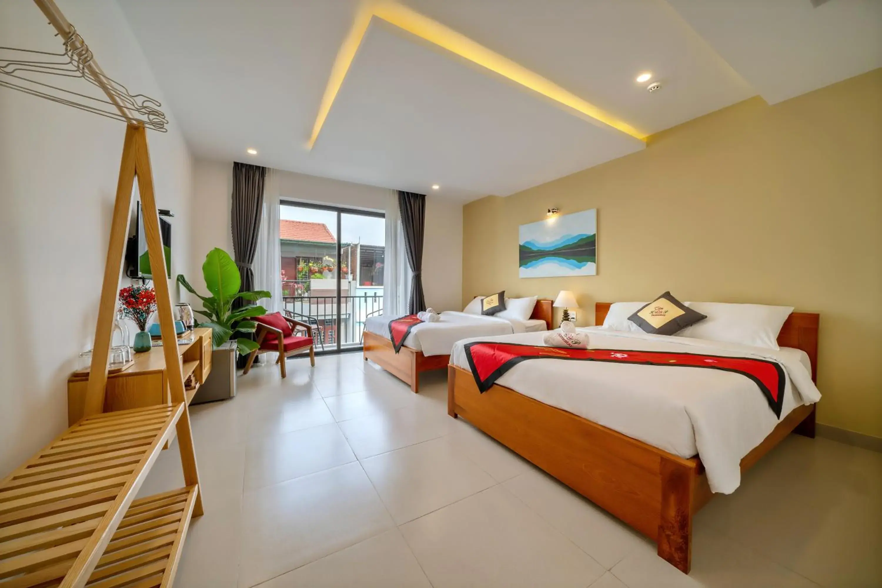 Deluxe Family Room with Balcony in Tam Hong Phuc Homestay Hoi An Deluxe Family Room with Balcony in Tam Hong Phuc Homestay Hoi An