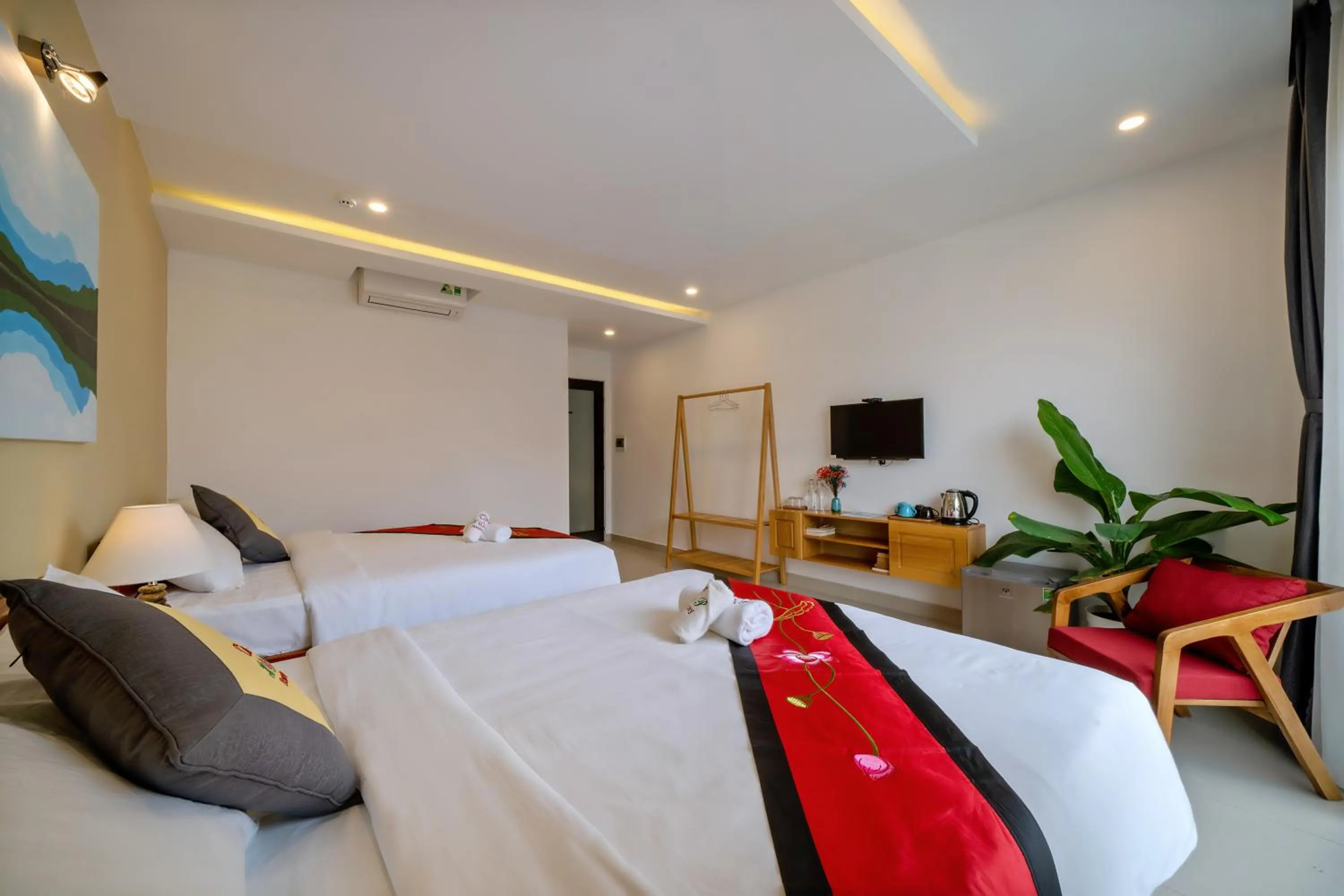 Photo of the whole room, Bed in Tam Hong Phuc Homestay Hoi An