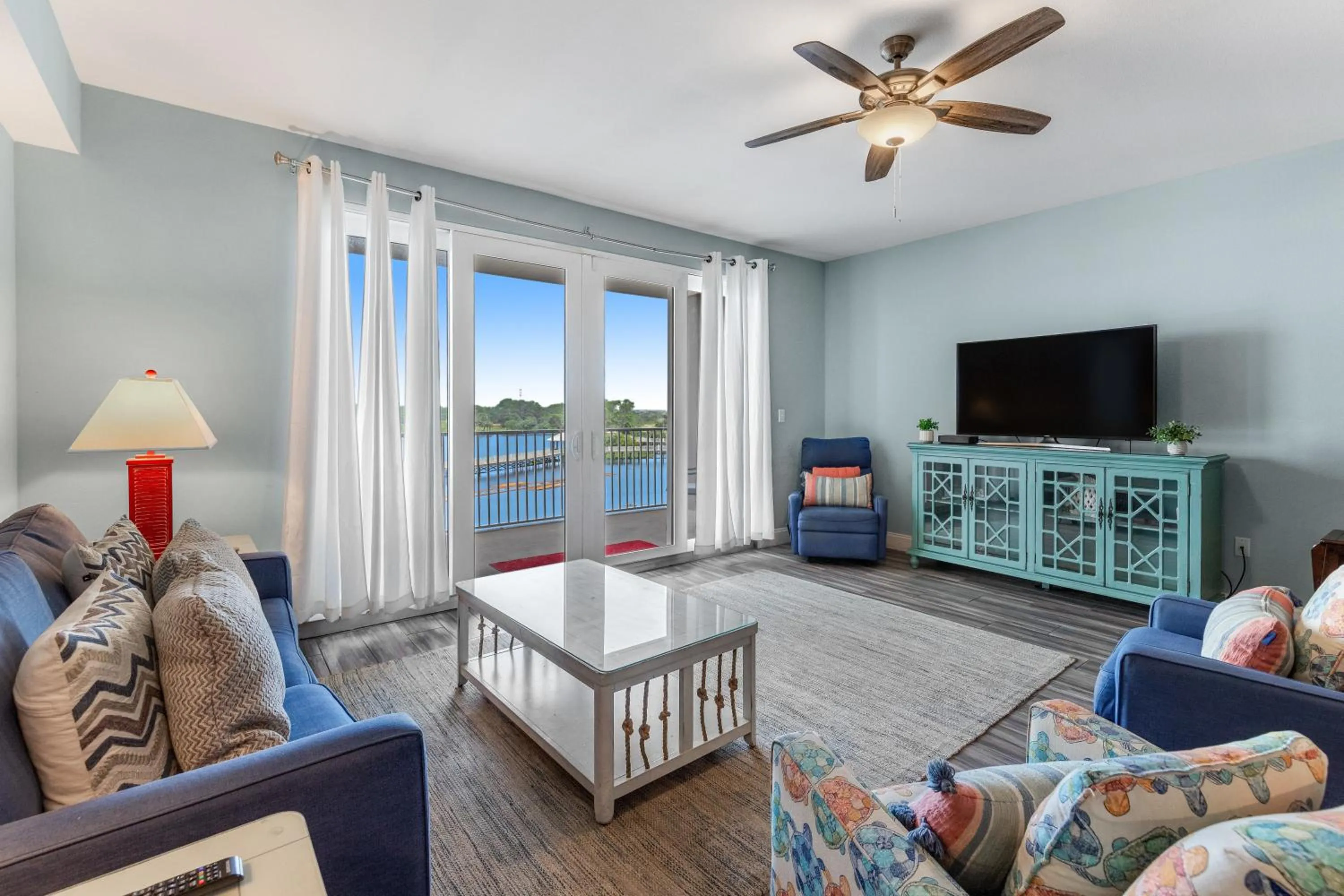 Laketown Wharf 335! 1 BD, 2 Bathroom with Amazing Amenities