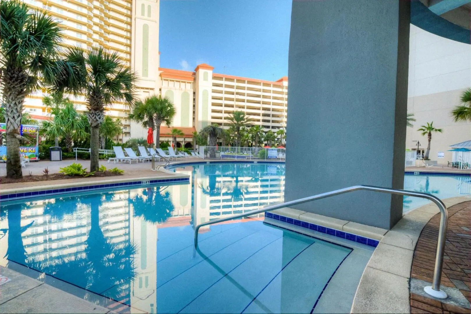 Laketown Wharf 335! 1 BD, 2 Bathroom with Amazing Amenities