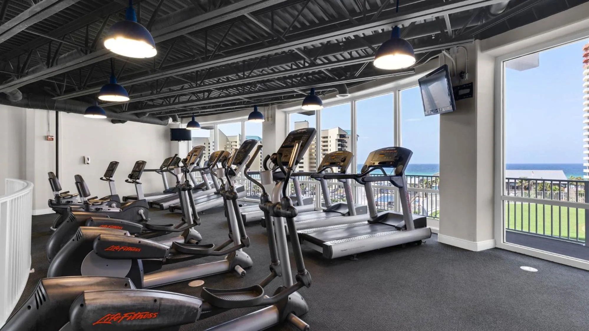 Laketown Wharf 335! 1 BD, 2 Bathroom with Amazing Amenities