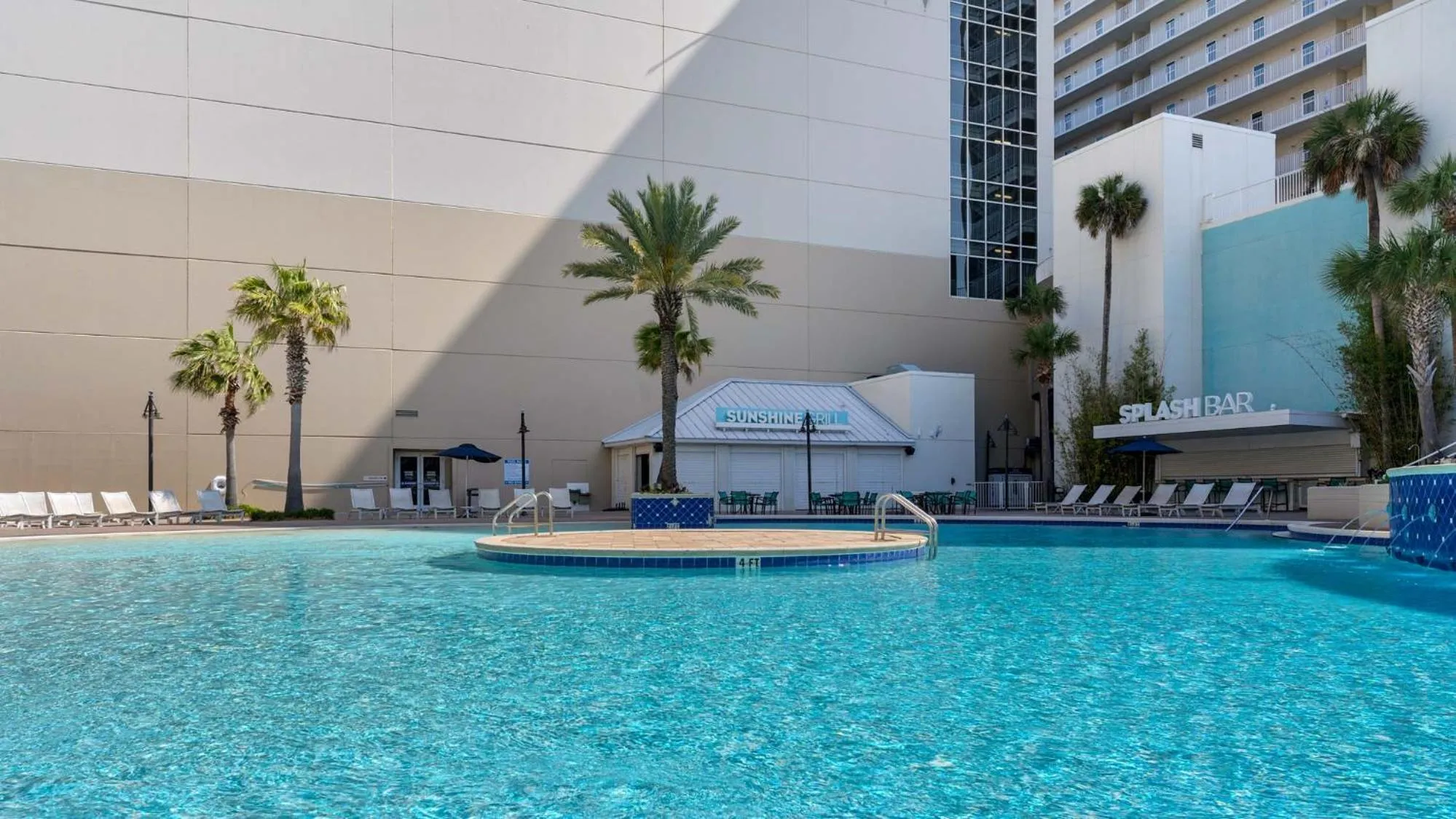 Laketown Wharf 335! 1 BD, 2 Bathroom with Amazing Amenities