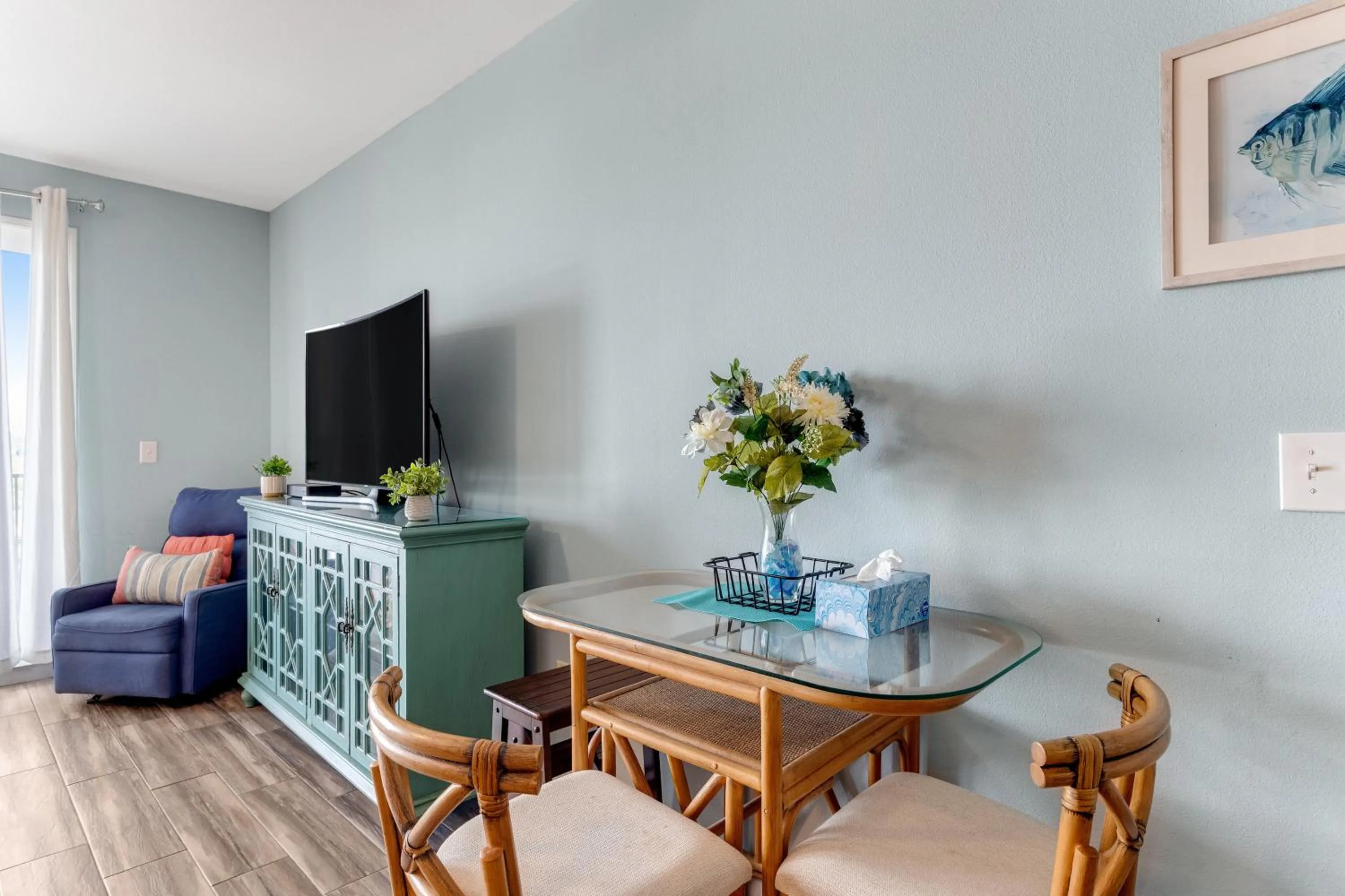 Laketown Wharf 335! 1 BD, 2 Bathroom with Amazing Amenities