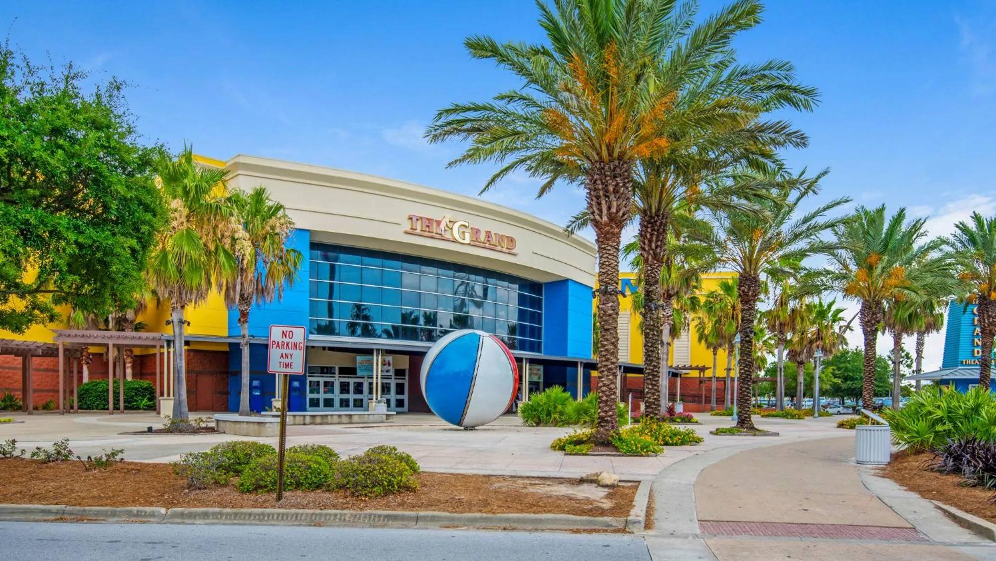 Laketown Wharf 335! 1 BD, 2 Bathroom with Amazing Amenities