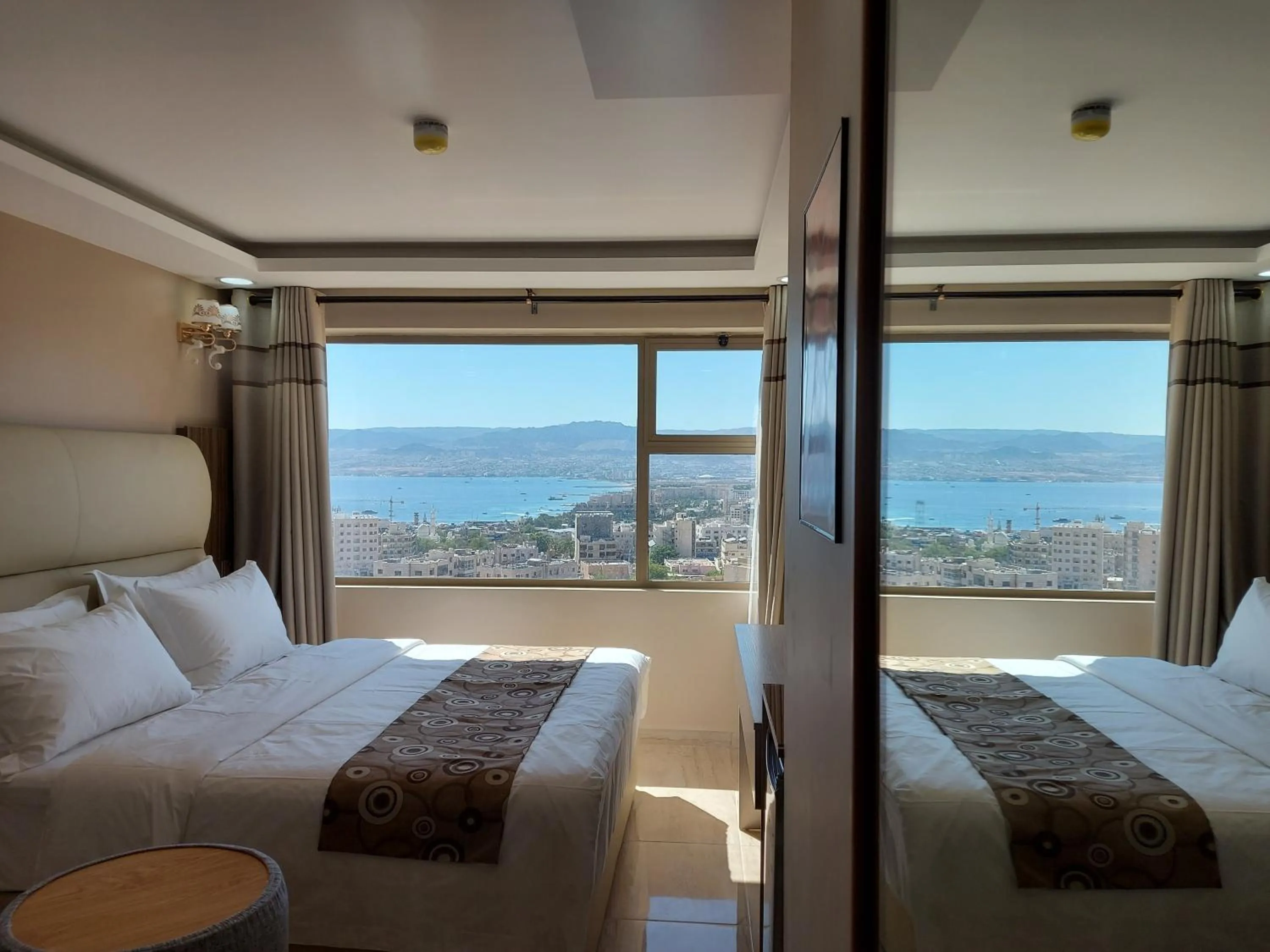 City view, Bed in Jordan Seasons Hotel