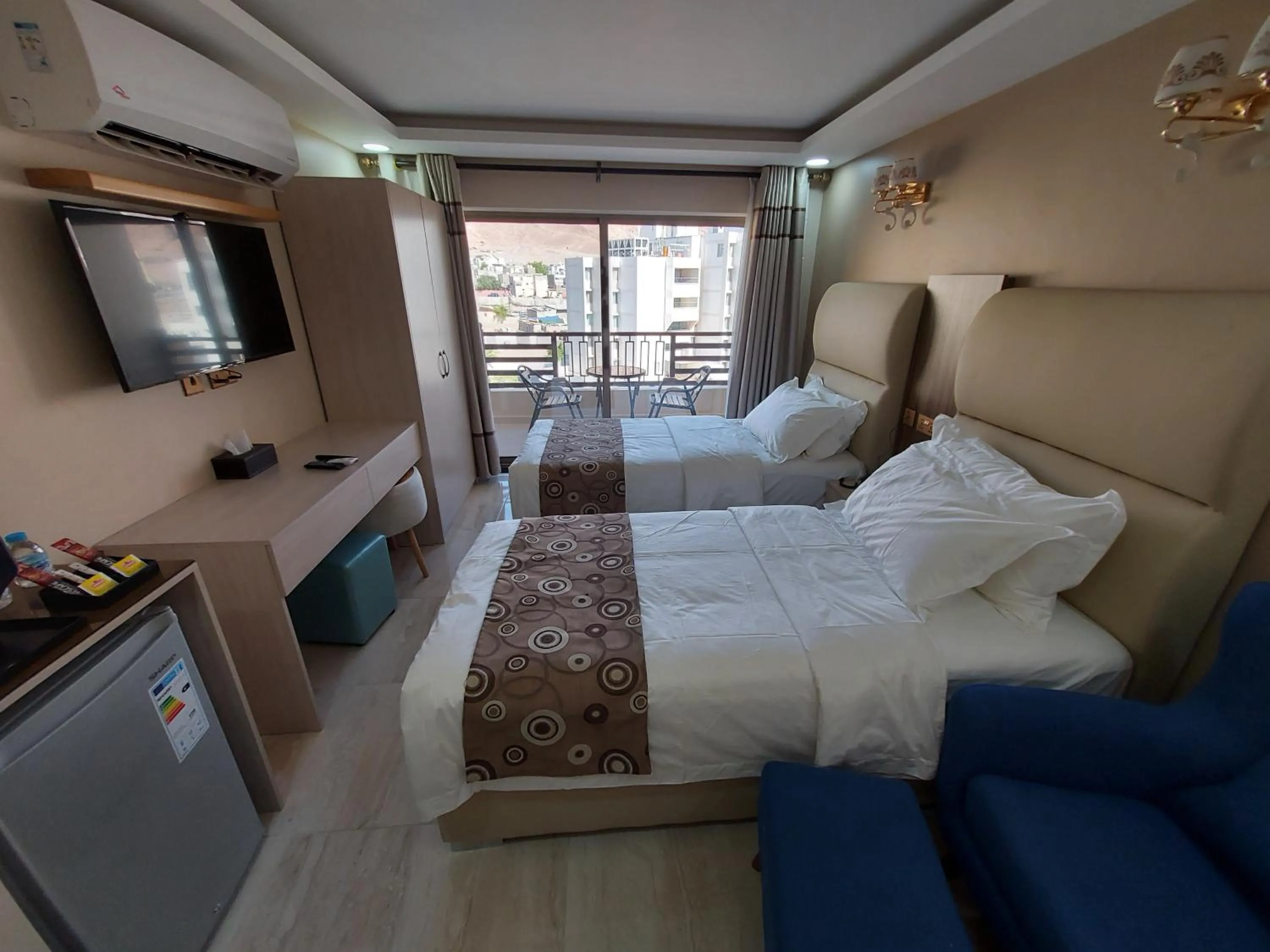 TV and multimedia, Bed in Jordan Seasons Hotel