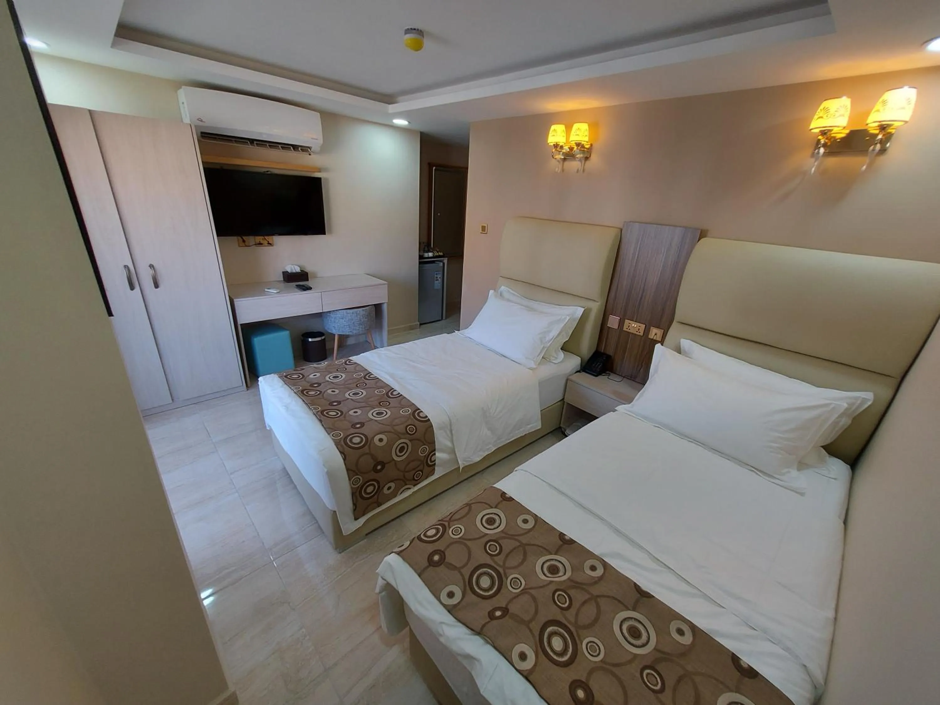 City view, Bed in Jordan Seasons Hotel