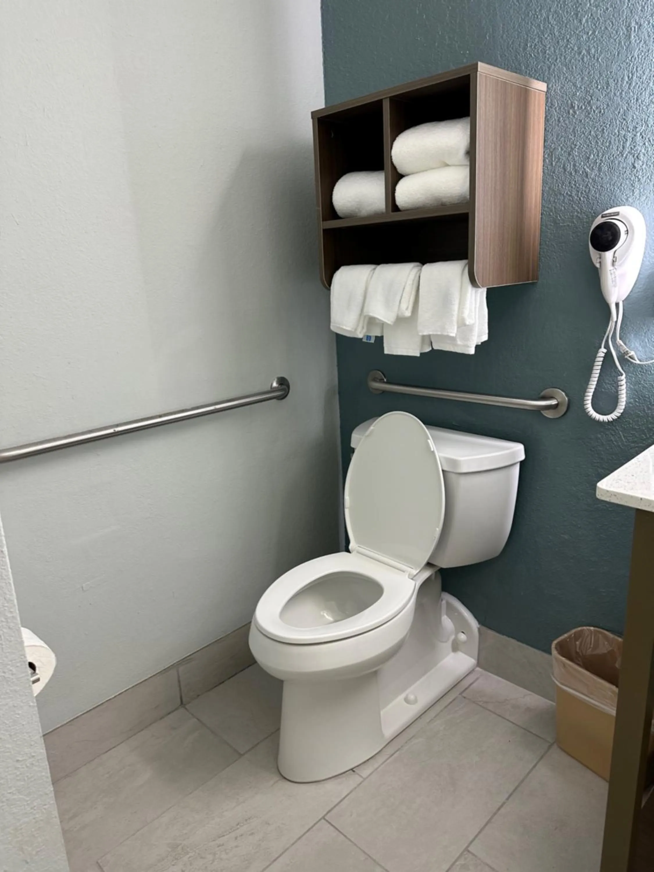 Bathroom in Baymont by Wyndham Chattanooga Eastridge