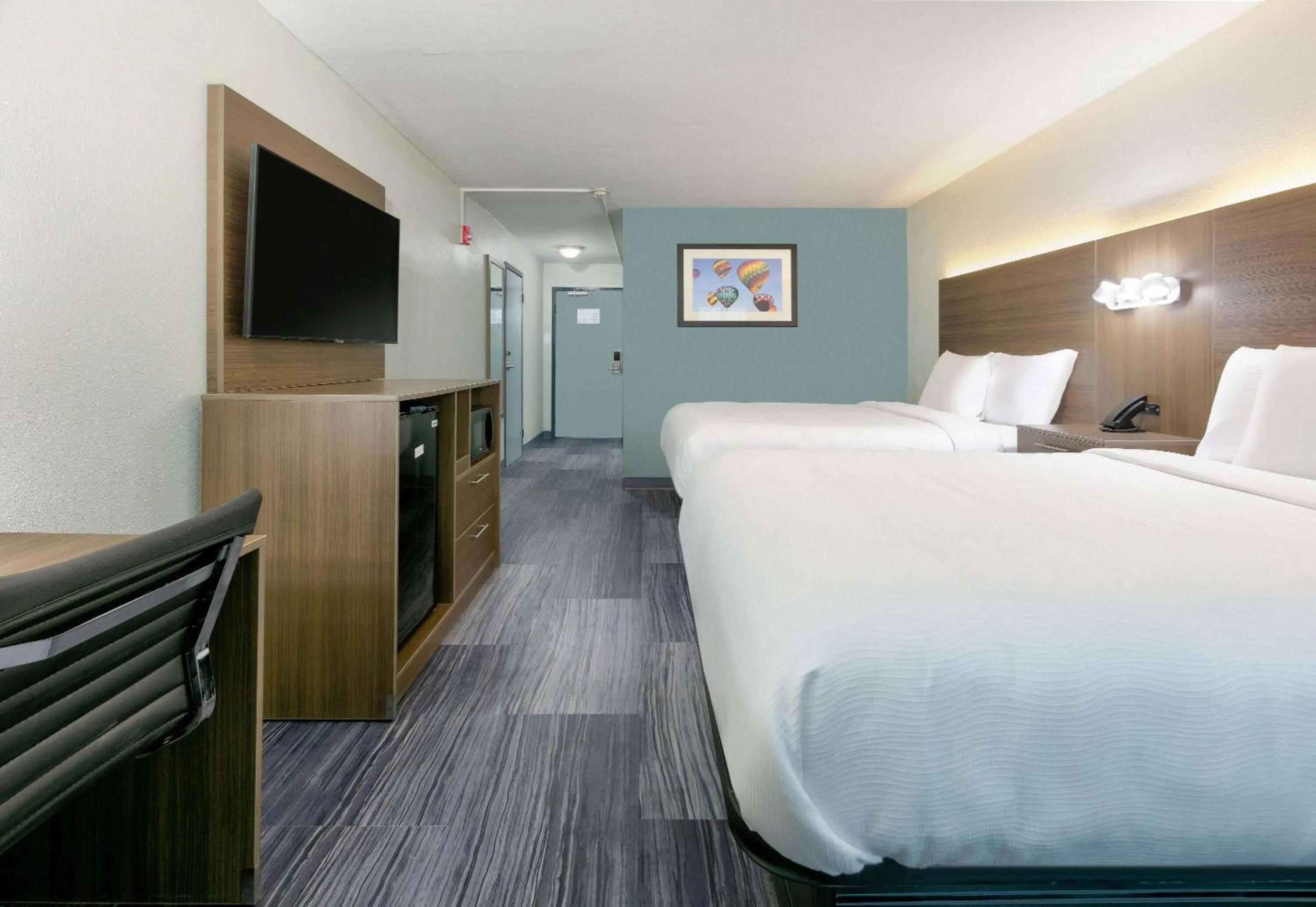 Photo of the whole room, Bed in Baymont by Wyndham Chattanooga Eastridge