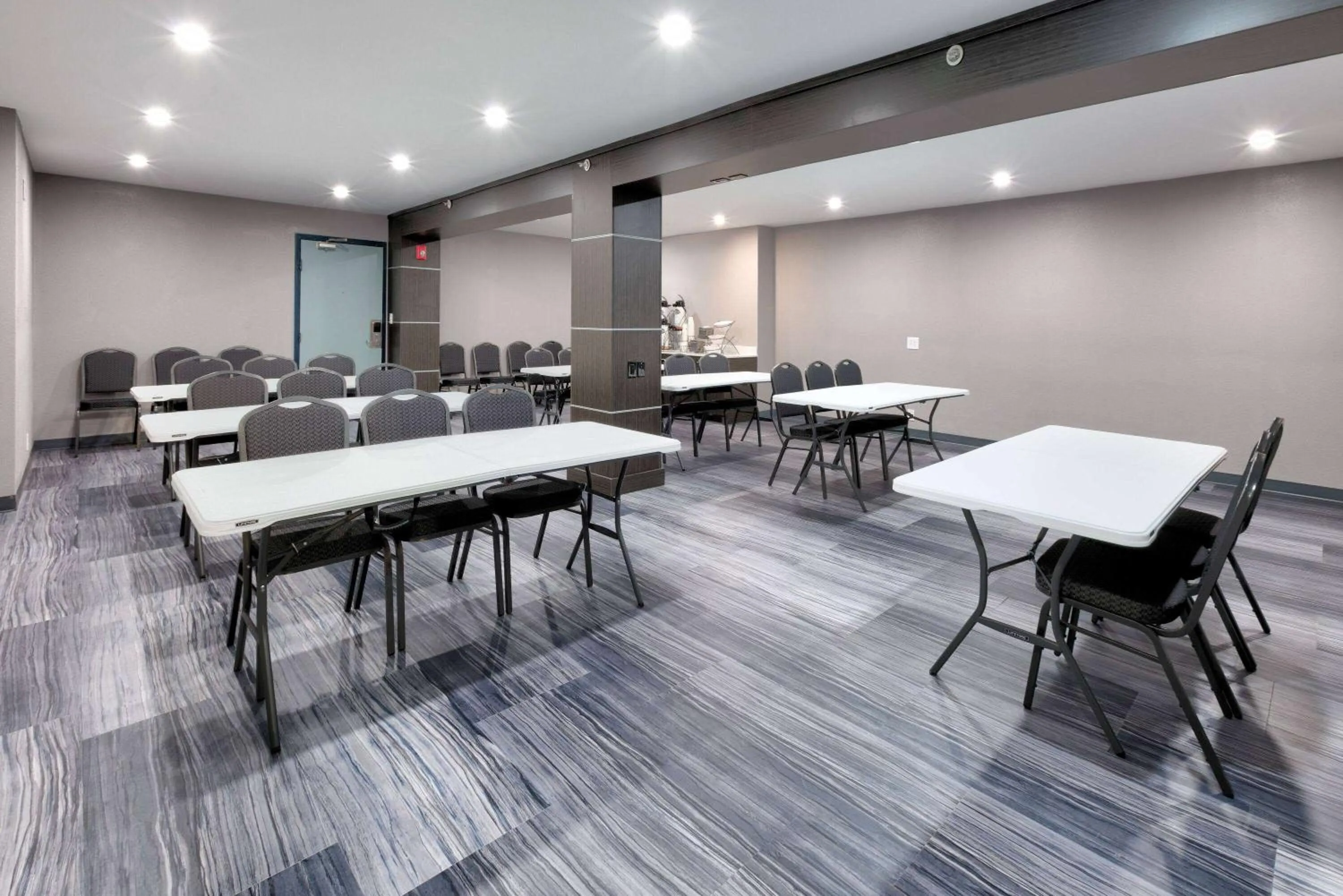 Meeting/conference room in Baymont by Wyndham Chattanooga Eastridge