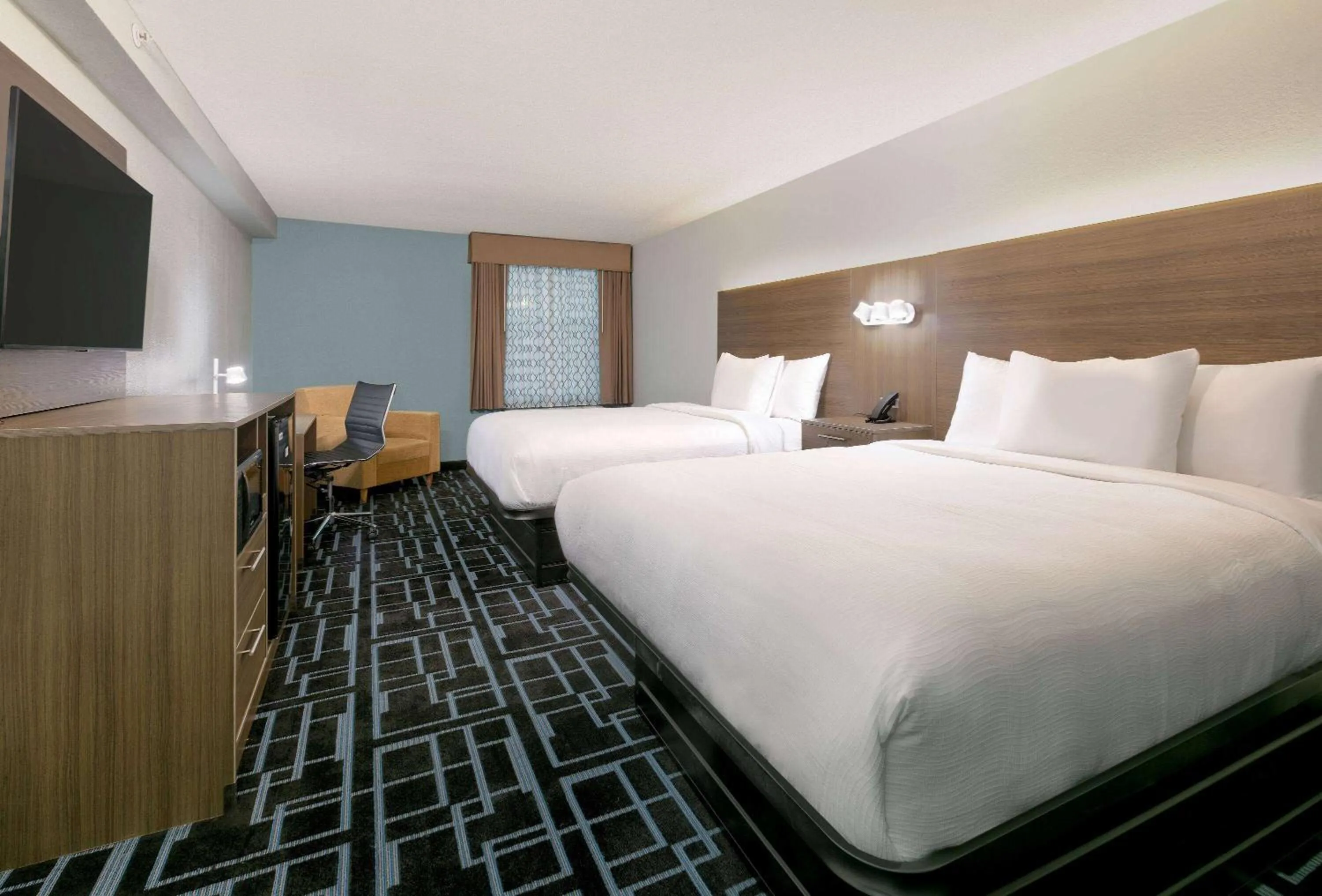 Photo of the whole room, Bed in Baymont by Wyndham Chattanooga Eastridge