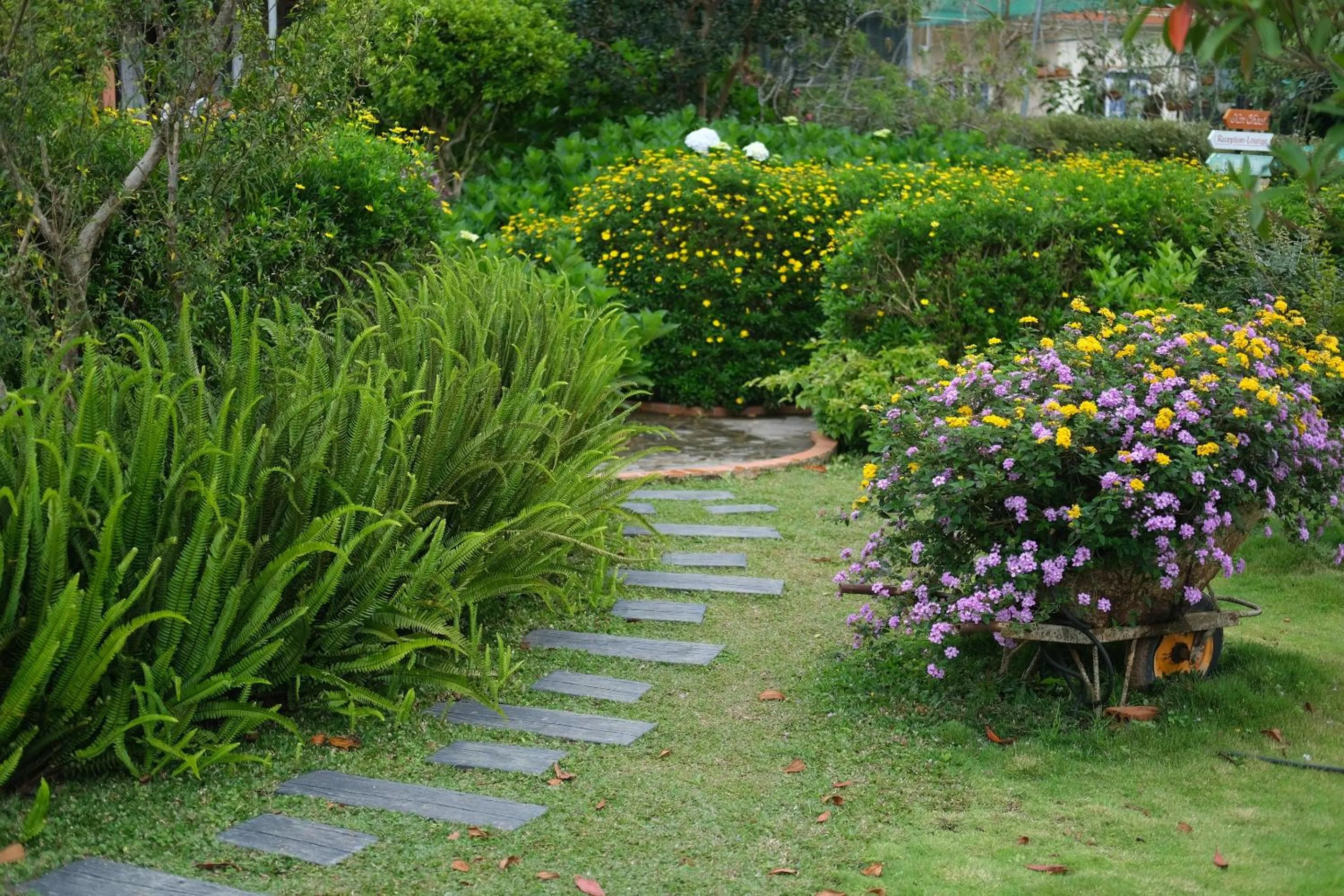 Garden in La Em Boutique Villa