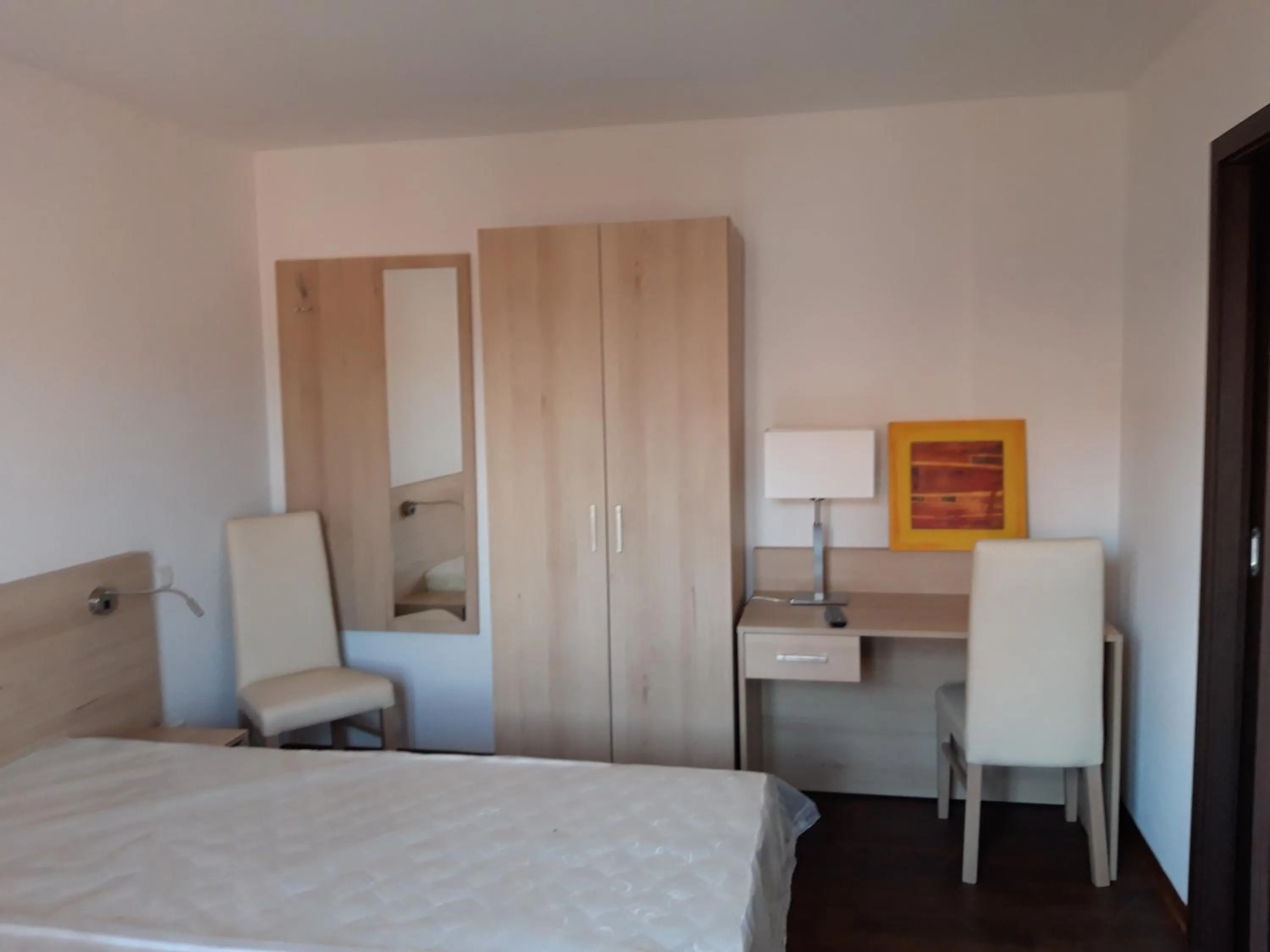 Bed in Cafe Restaurant Rohan