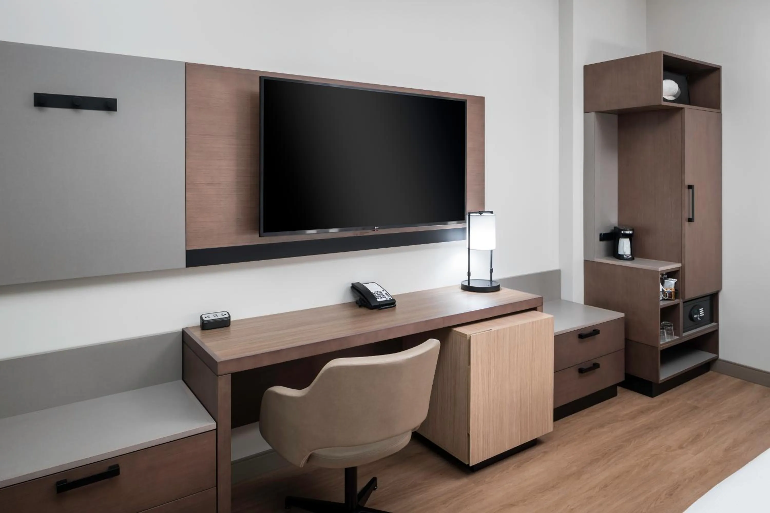 TV and multimedia in Hyatt Place Tempe Phoenix University